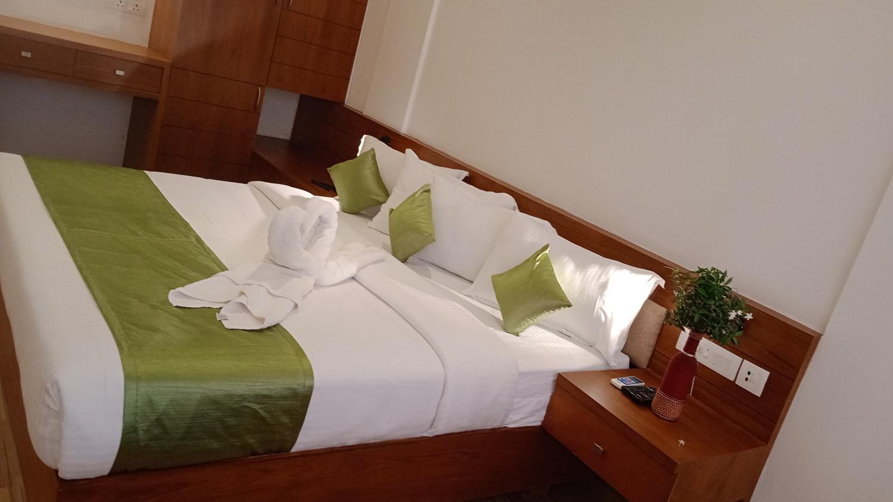 Deluxe King Room photo 3