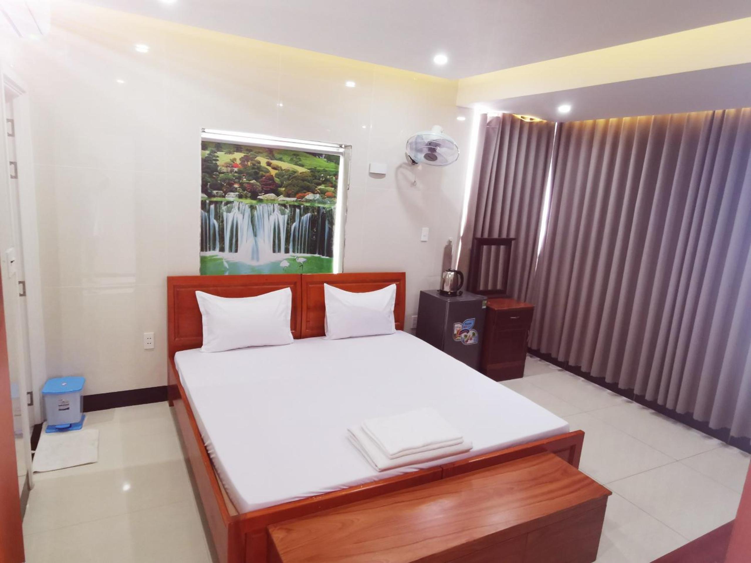 Deluxe Double Room (2 Adults + 1 Child) photo 3