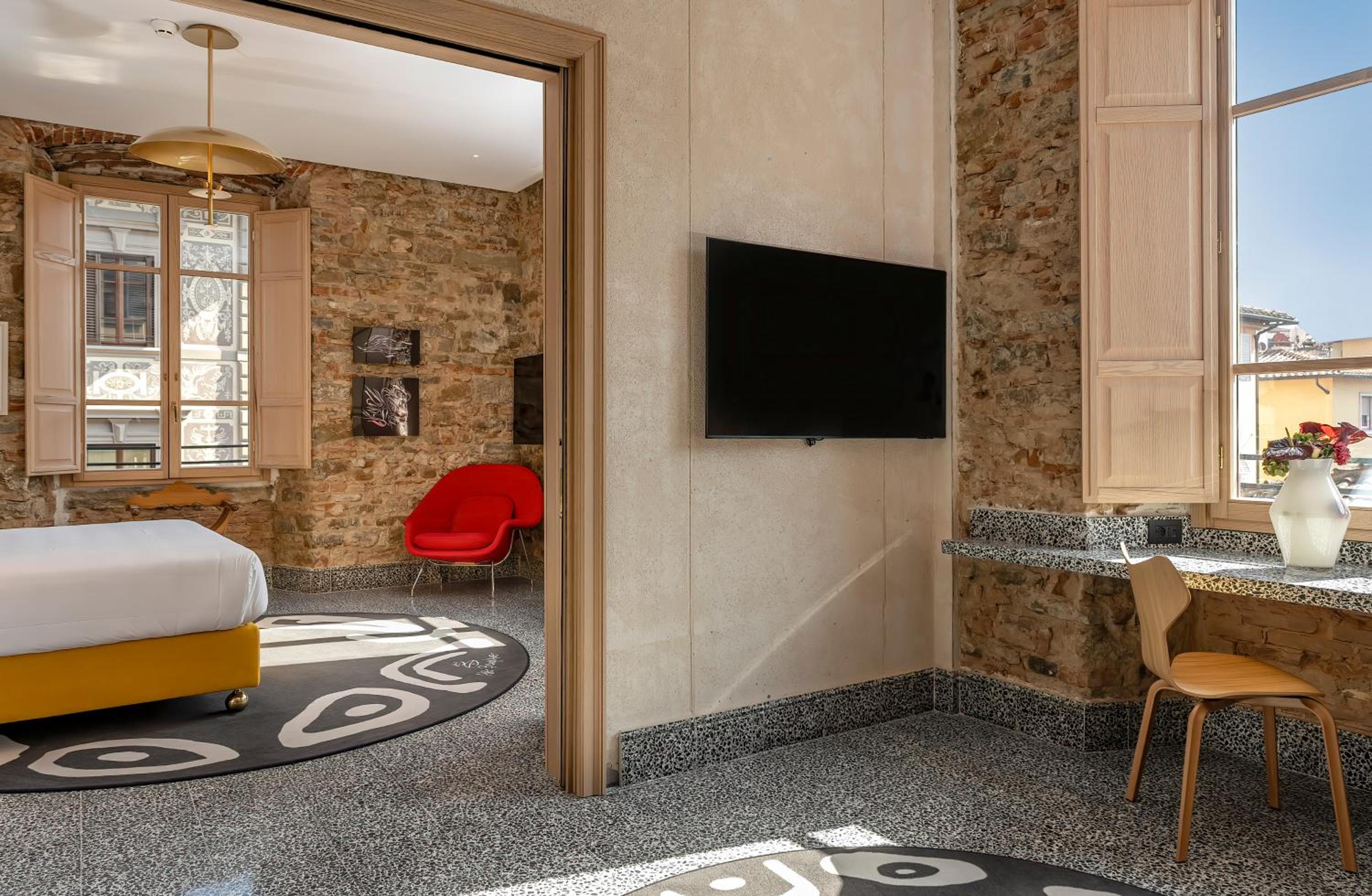 Executive Suite - Photo 6