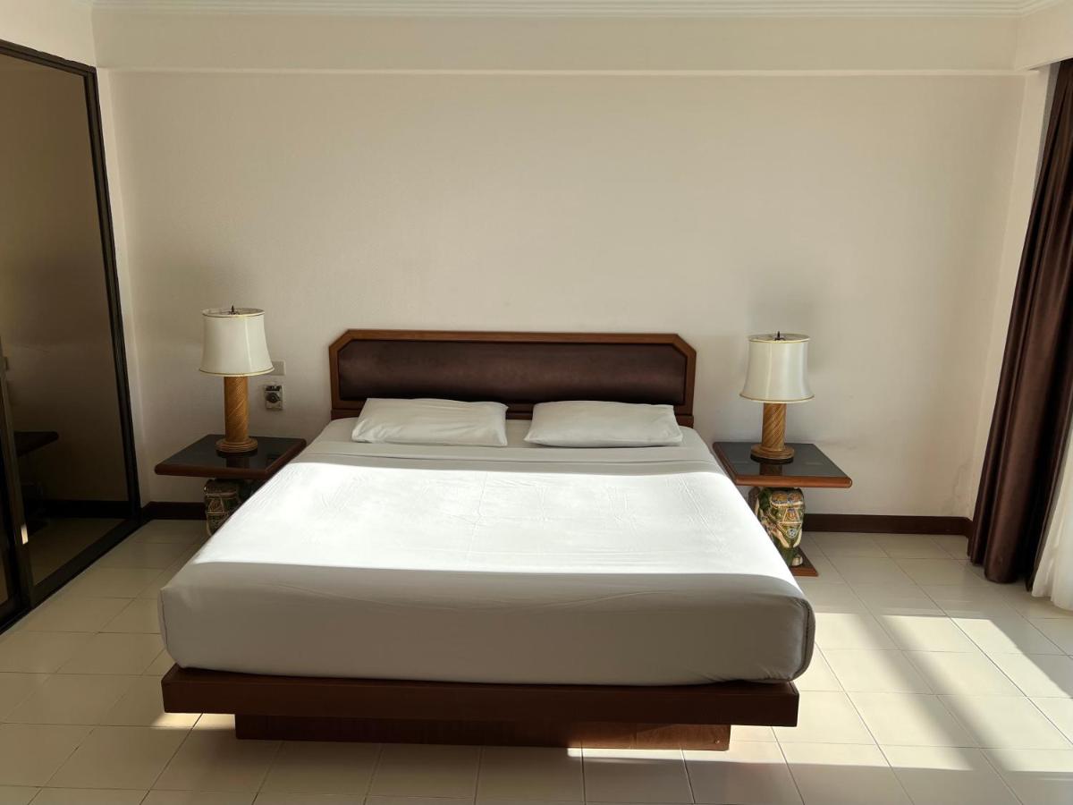 Deluxe Double or Twin Room with Ocean View photo 2