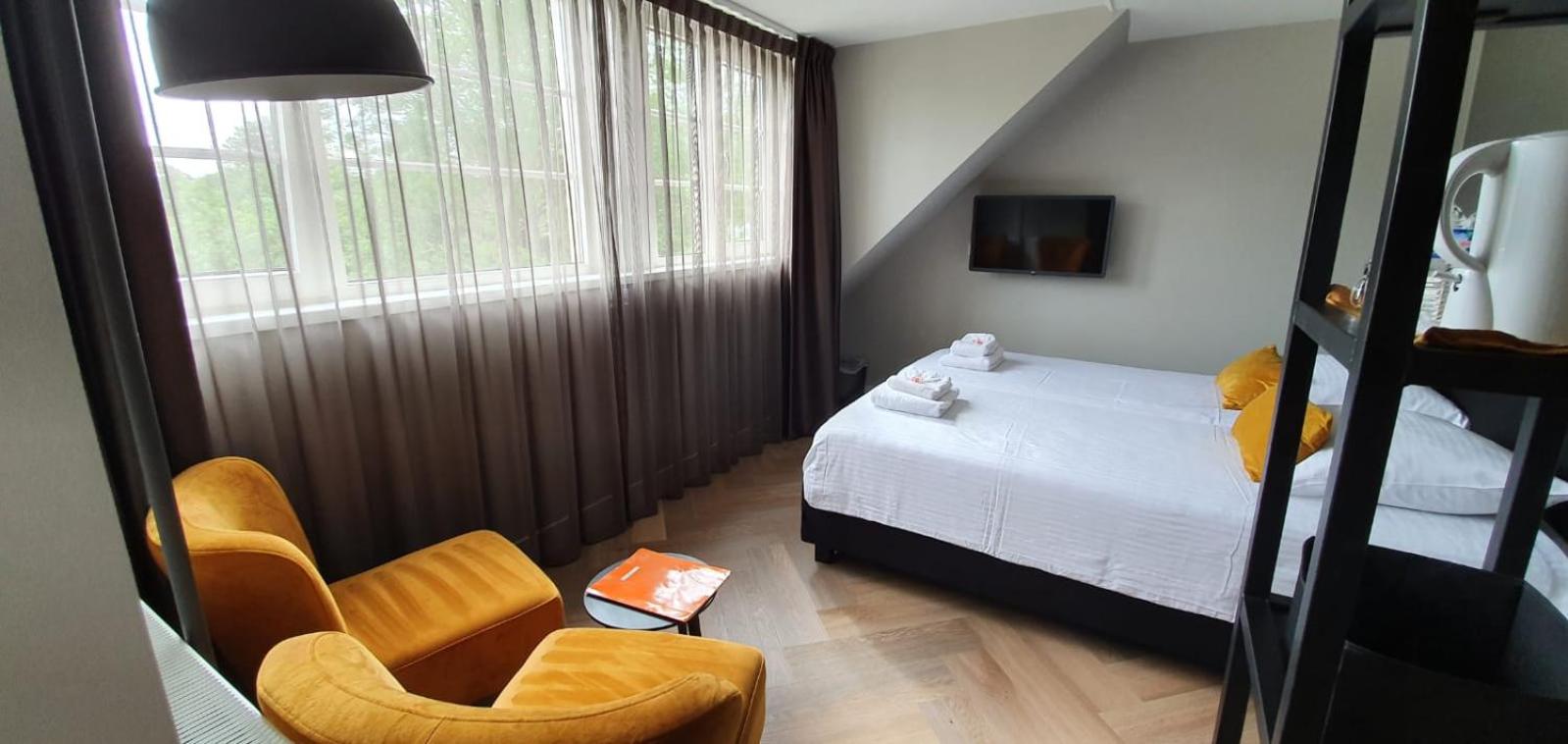 Standard Twin Room - Photo 2