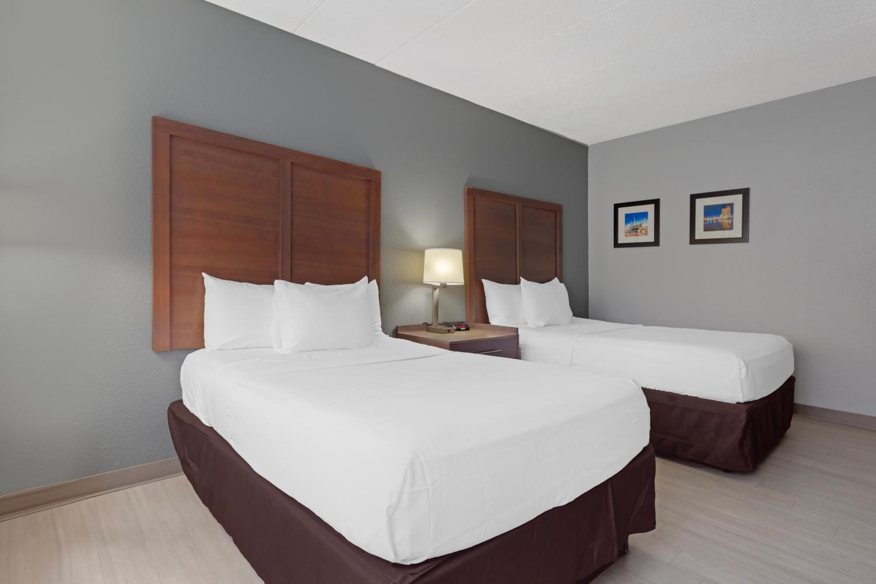 Suite with Two Double Beds - Non-Smoking photo 1