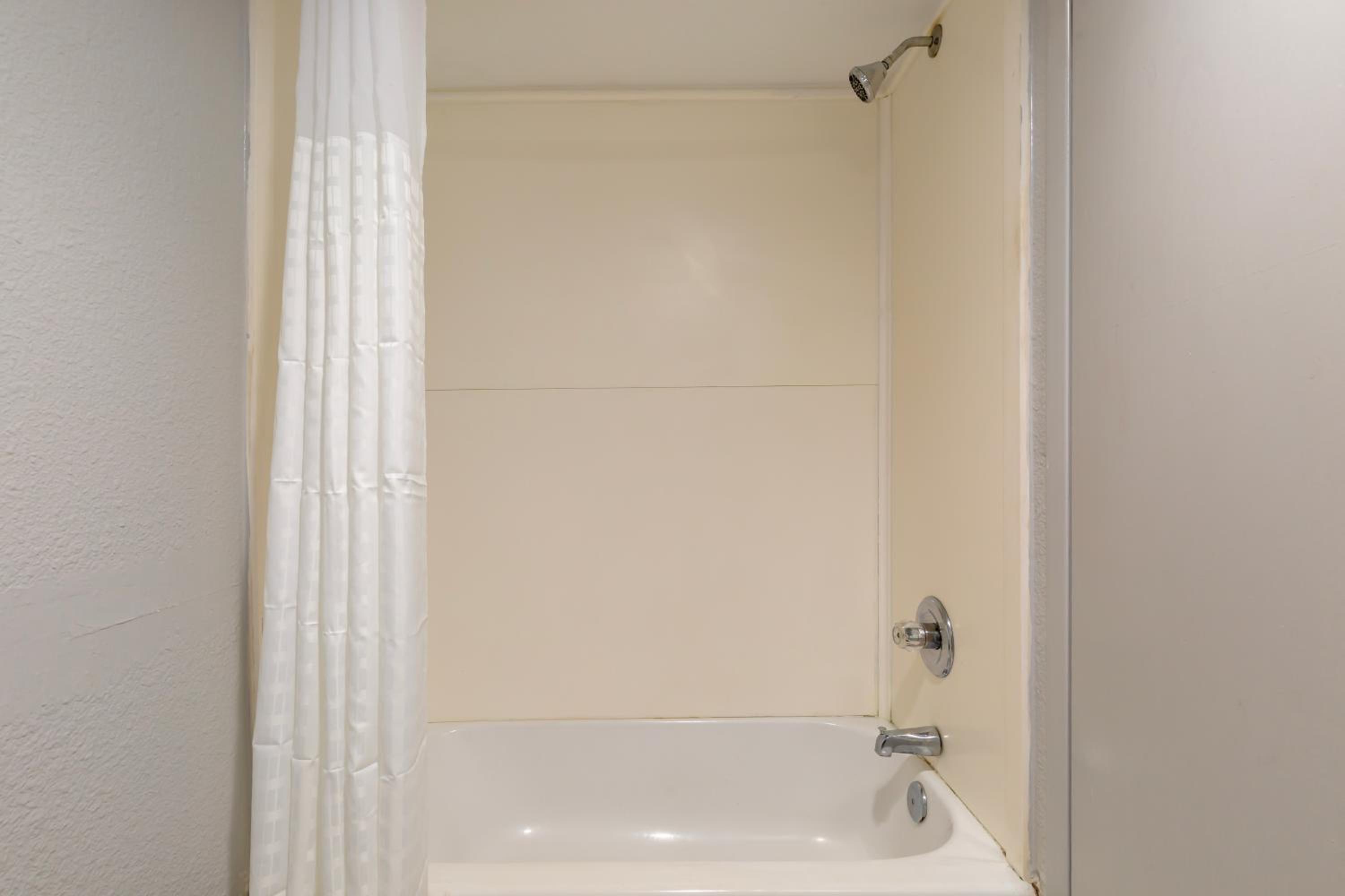 Standard Double Room with Two Double Beds - Non-Smoking photo 2