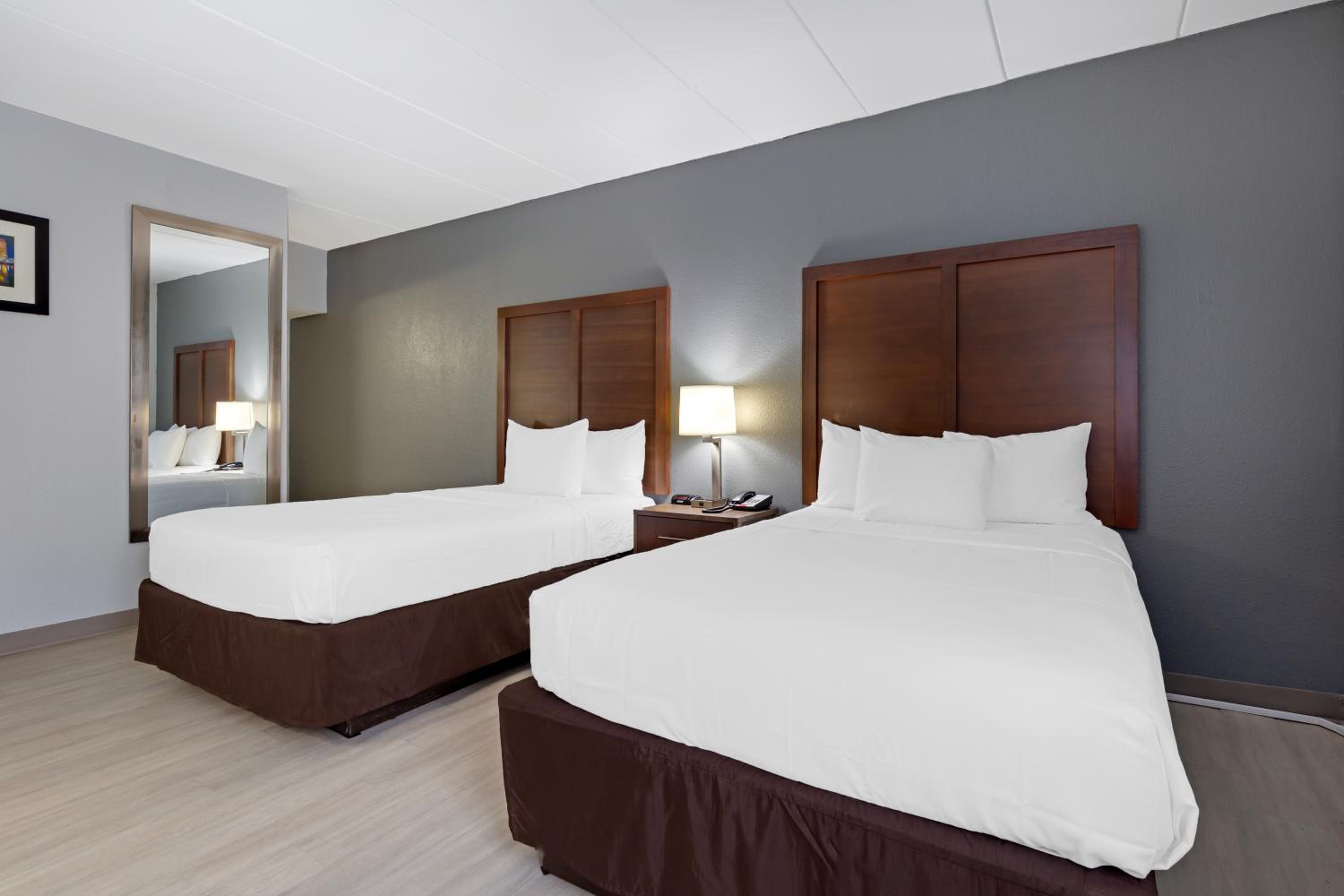 Suite with Two Double Beds - Non-Smoking photo 2