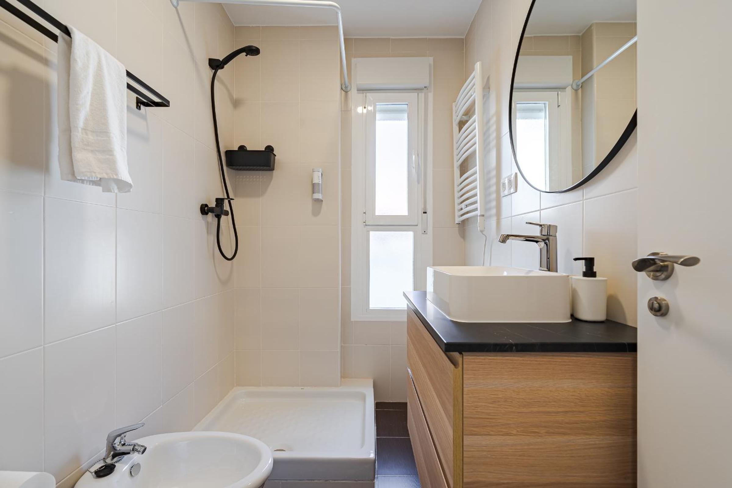 One-Bedroom Apartment - Photo 9