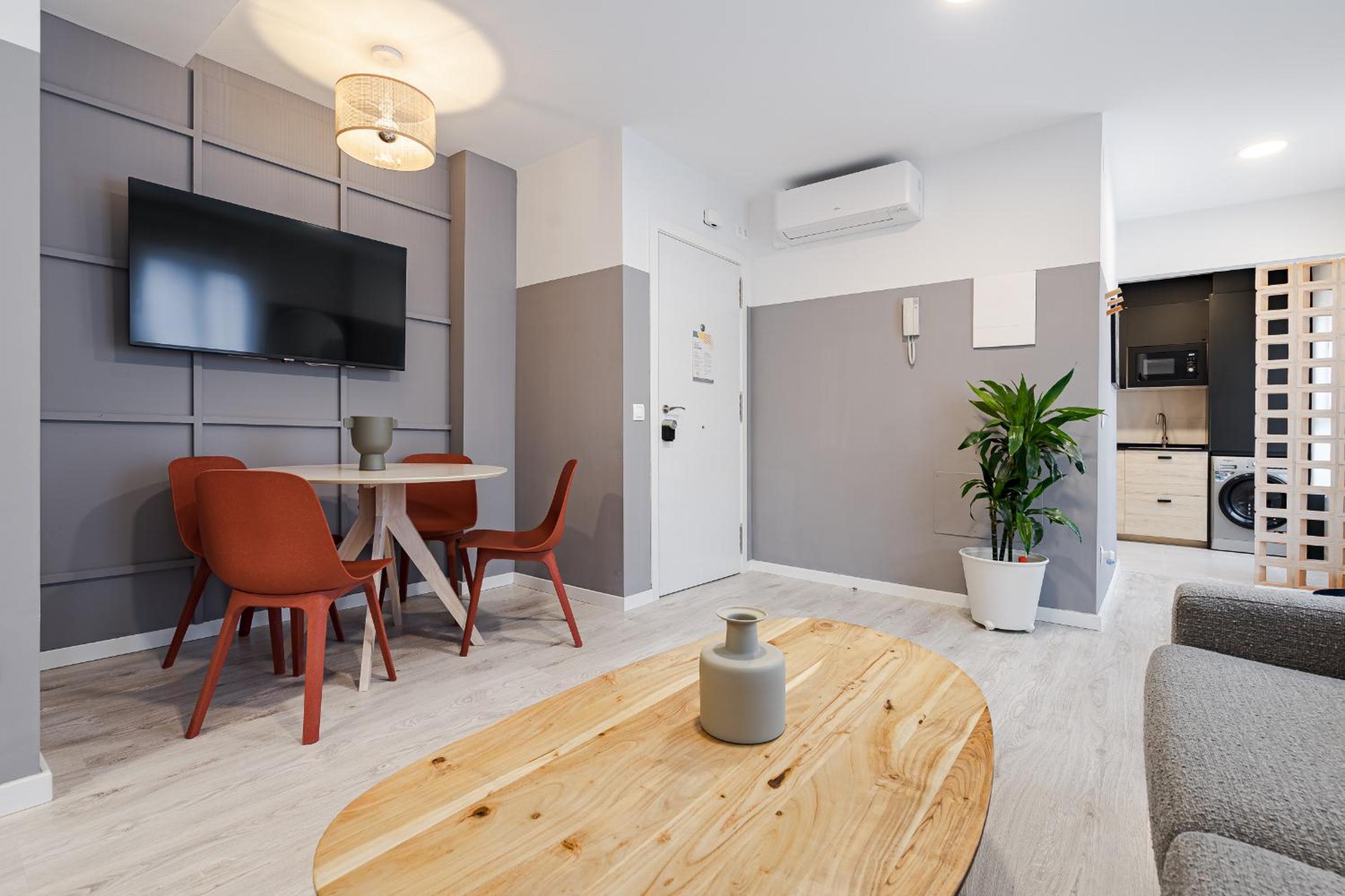 One-Bedroom Apartment - Photo 15