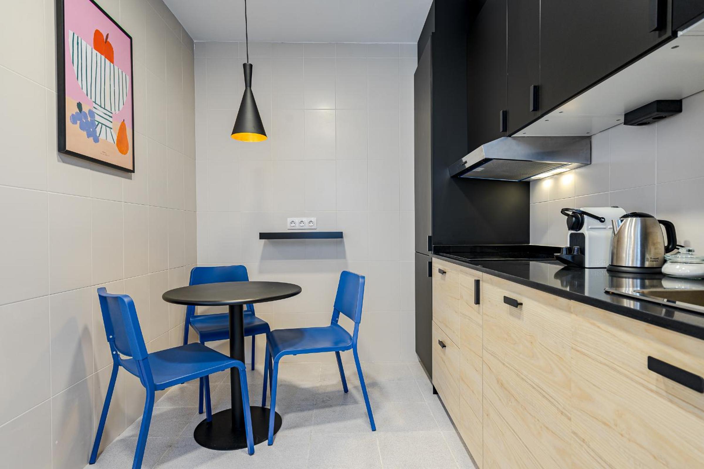 One-Bedroom Apartment - Photo 7