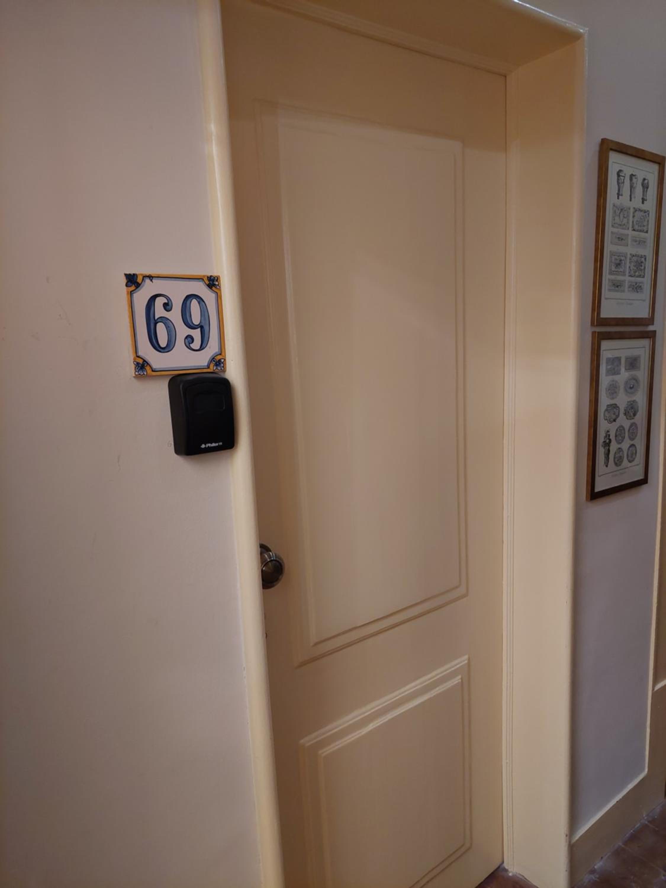 Studio Apartment photo 2