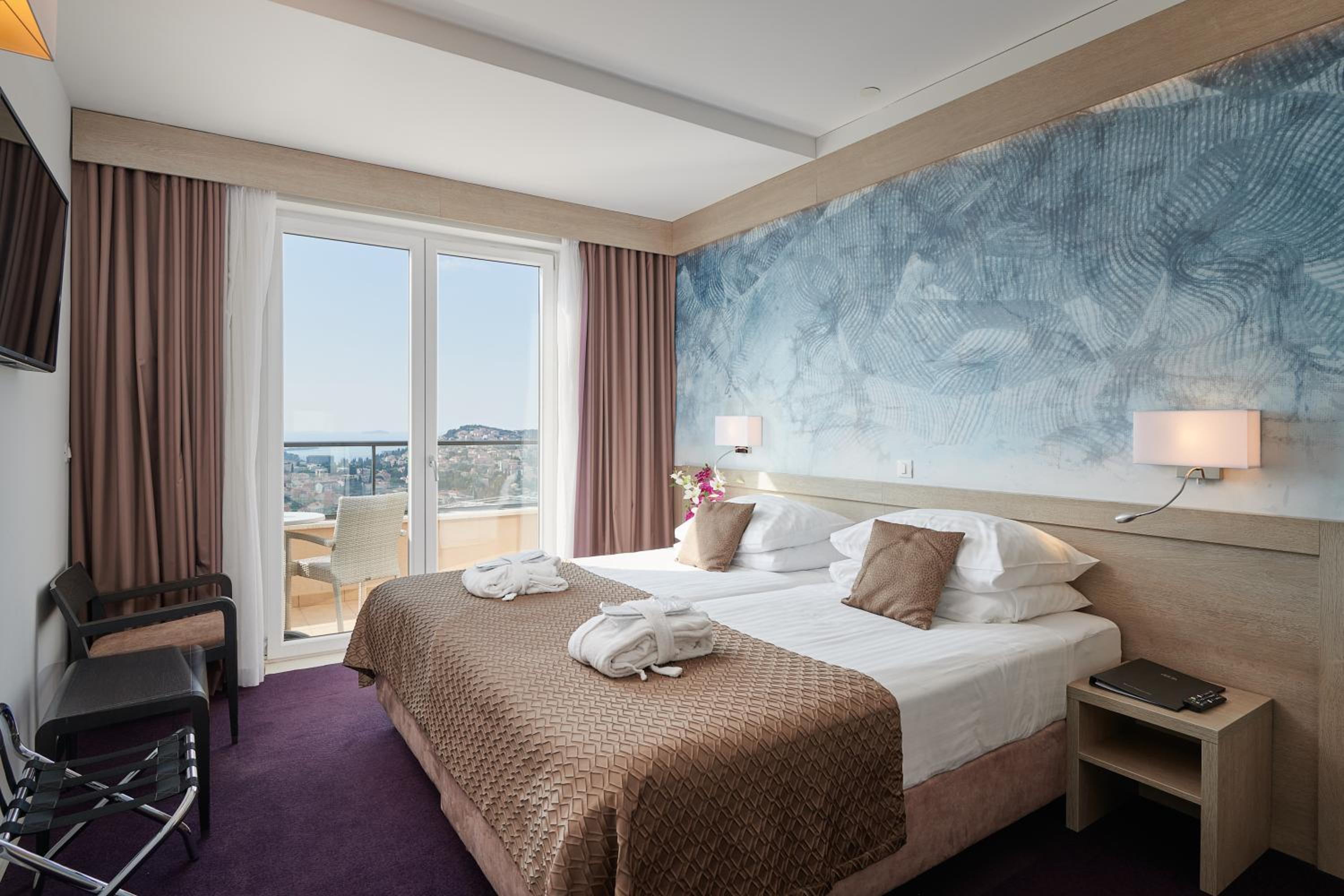 Premium Room with Sea View and Balcony photo 3