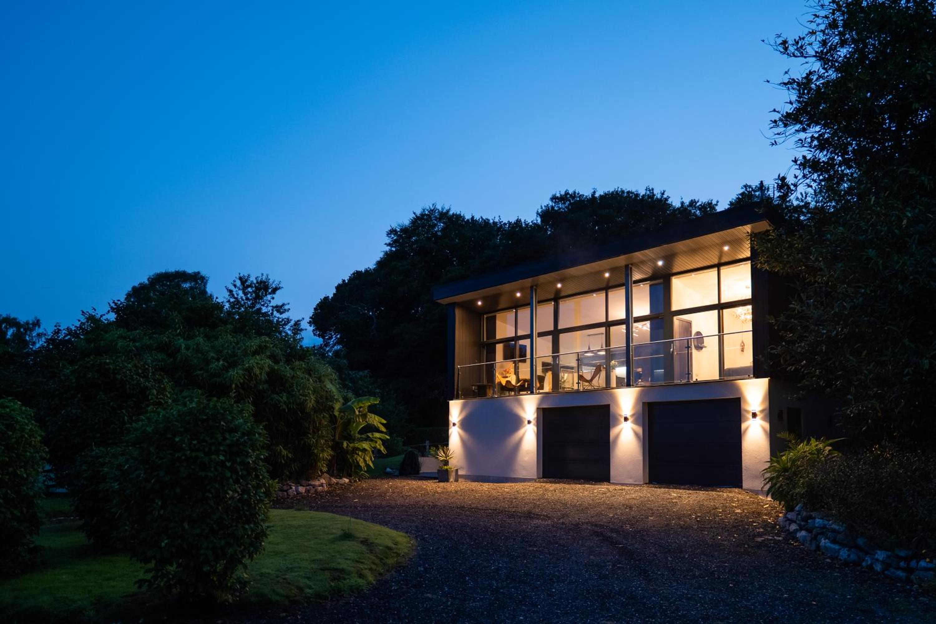 Three-Bedroom House photo 2