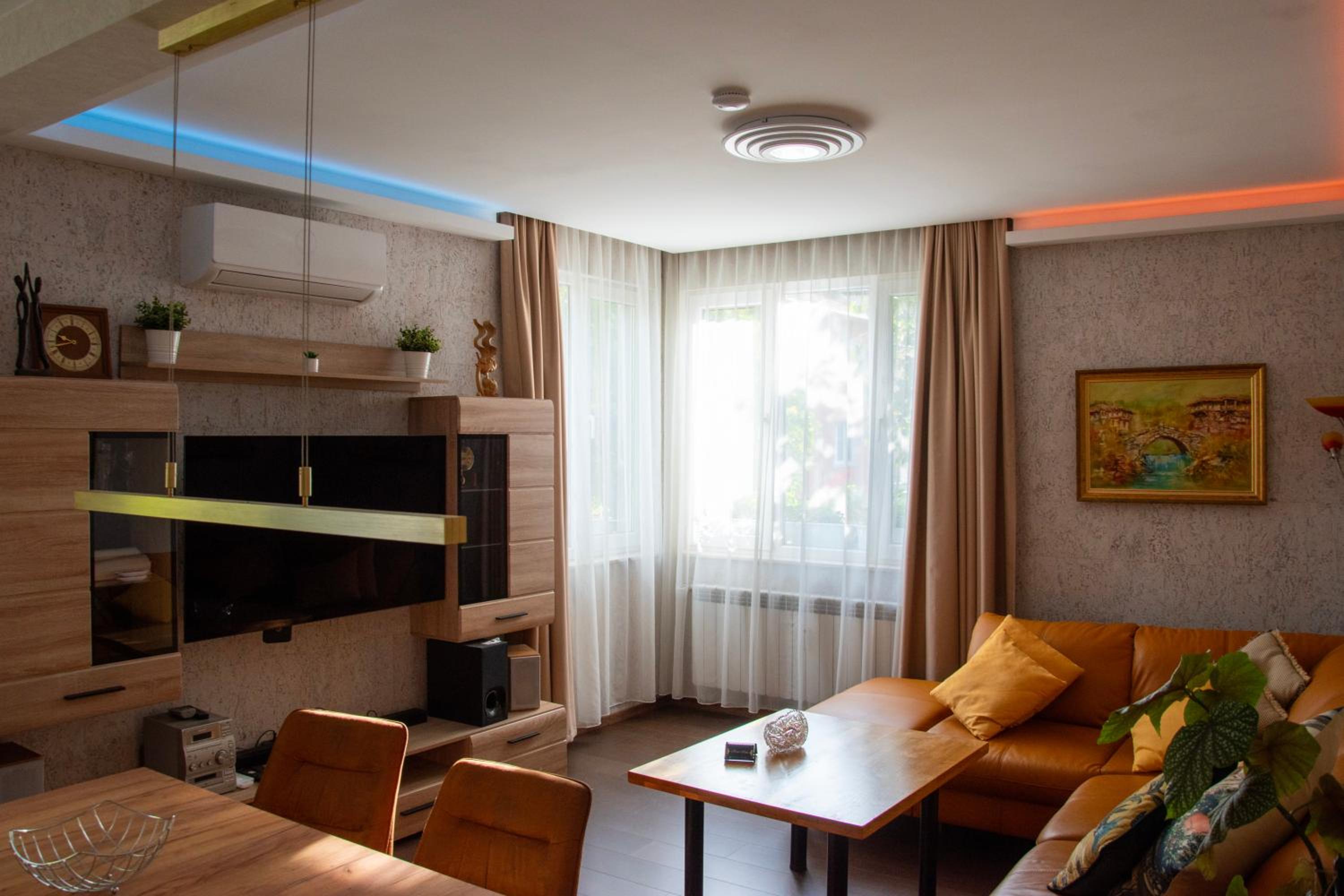 One-Bedroom Apartment - Photo 3