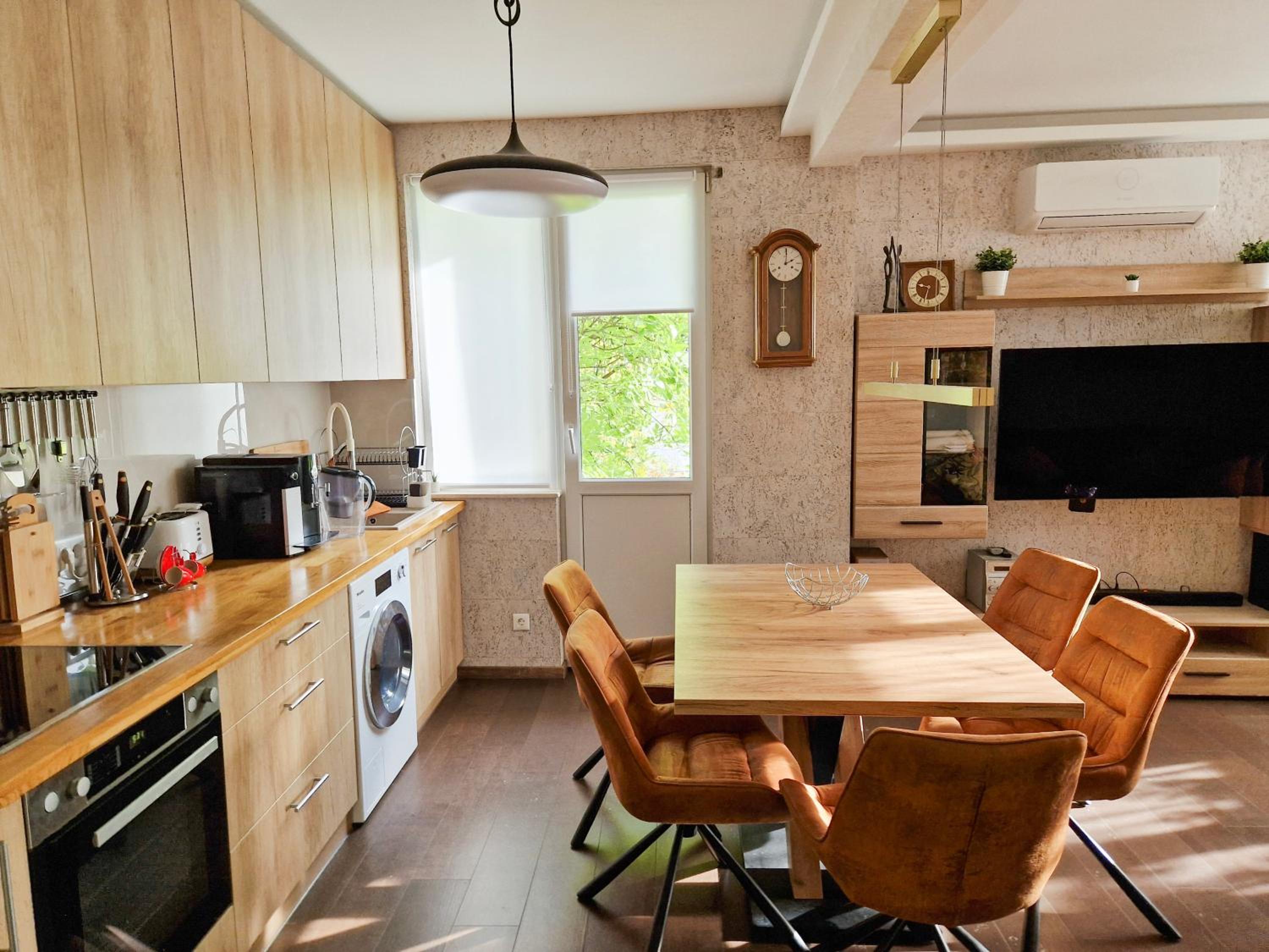 One-Bedroom Apartment - Photo 39