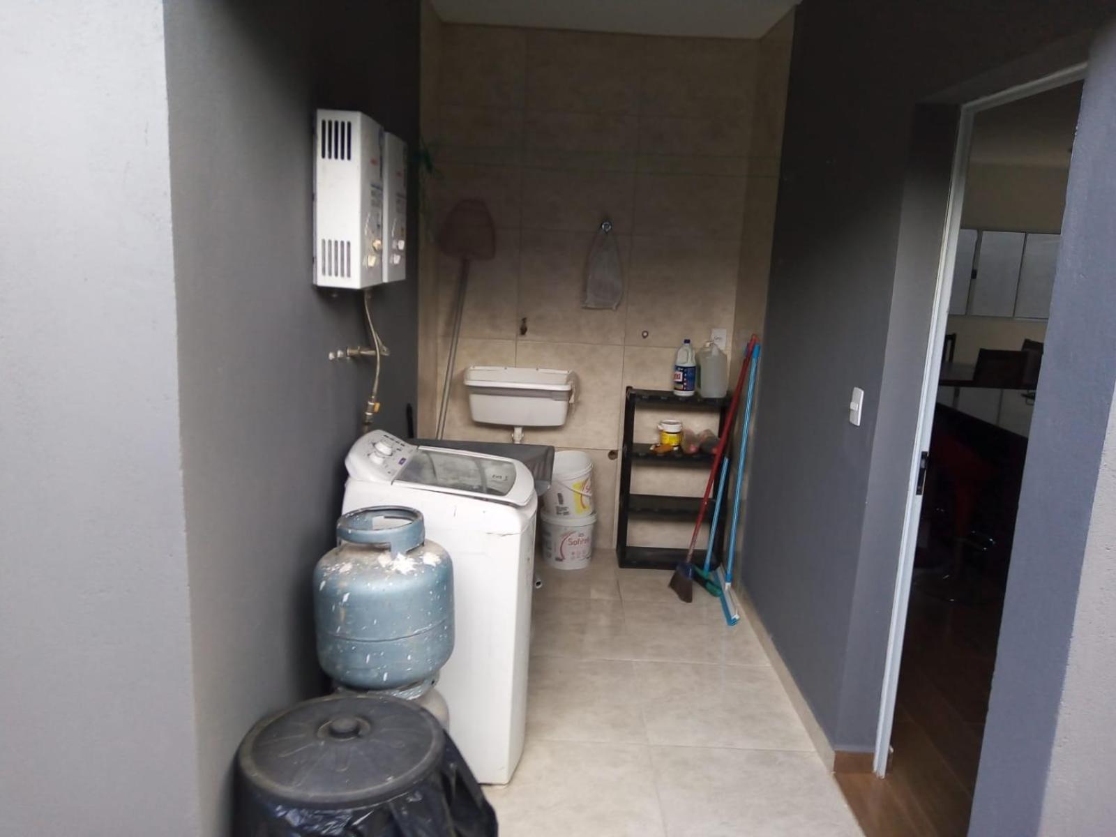 Three-Bedroom House photo 3