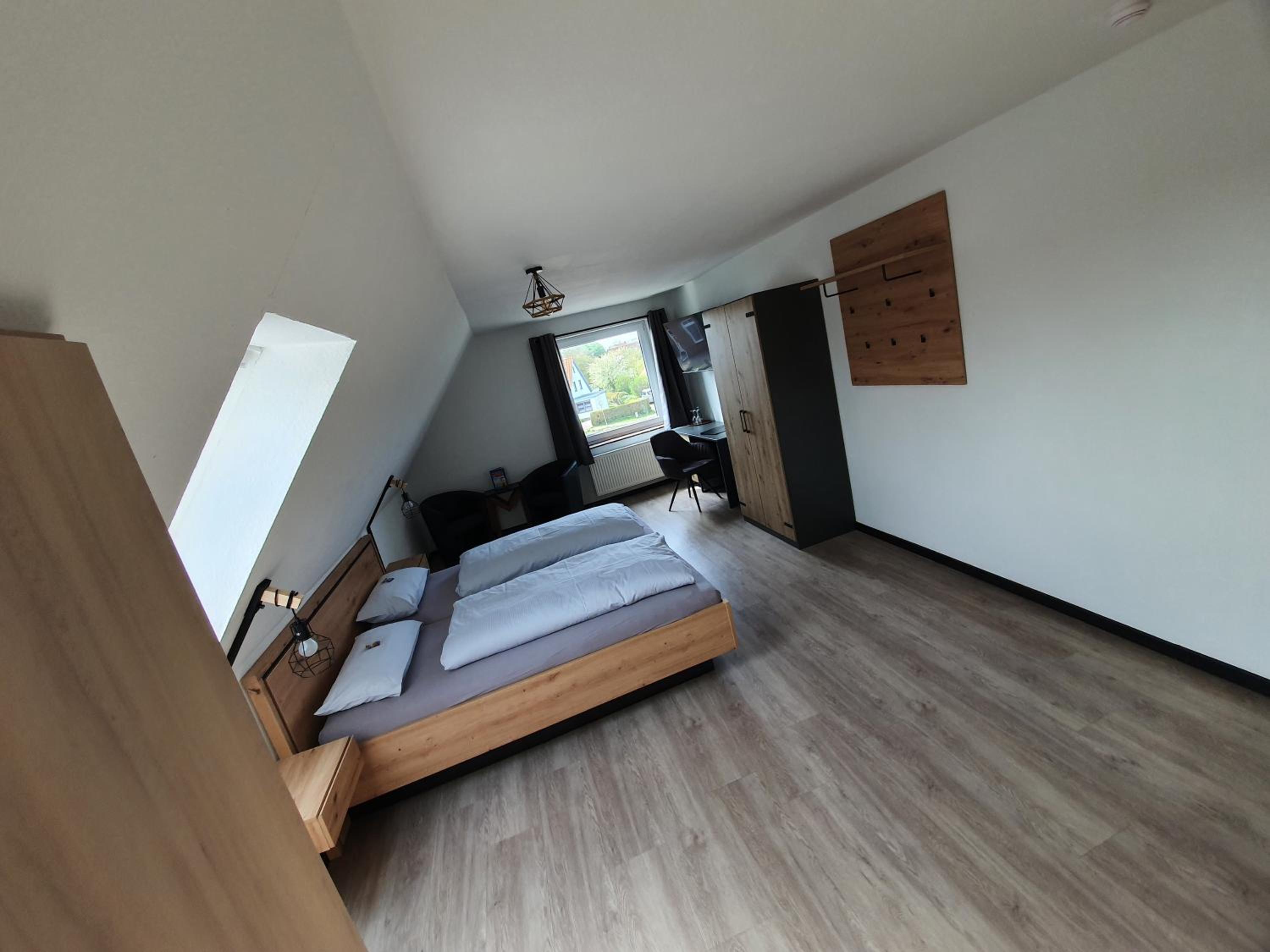 Large Double Room photo 3