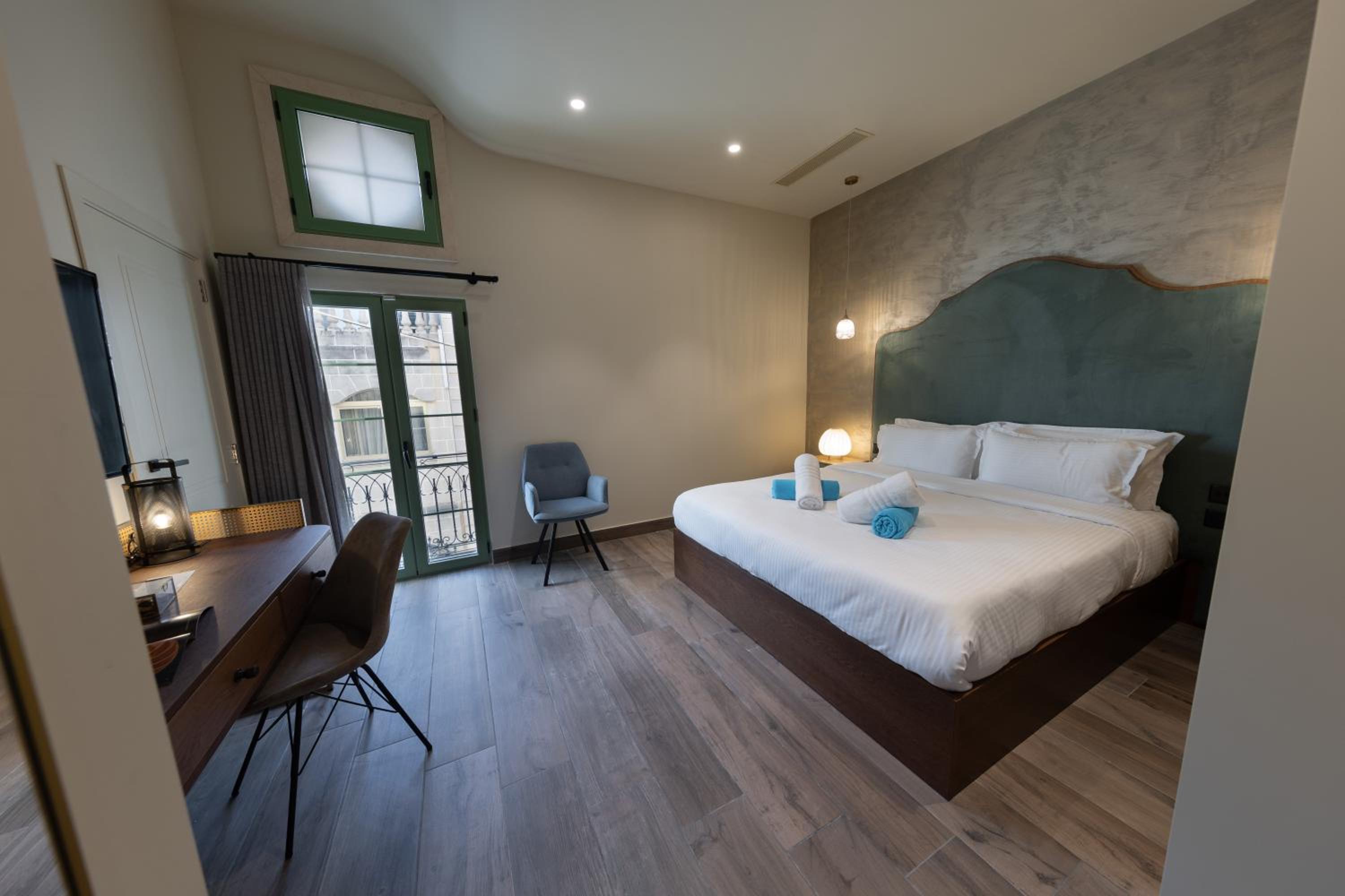 Deluxe Double Room photo 2