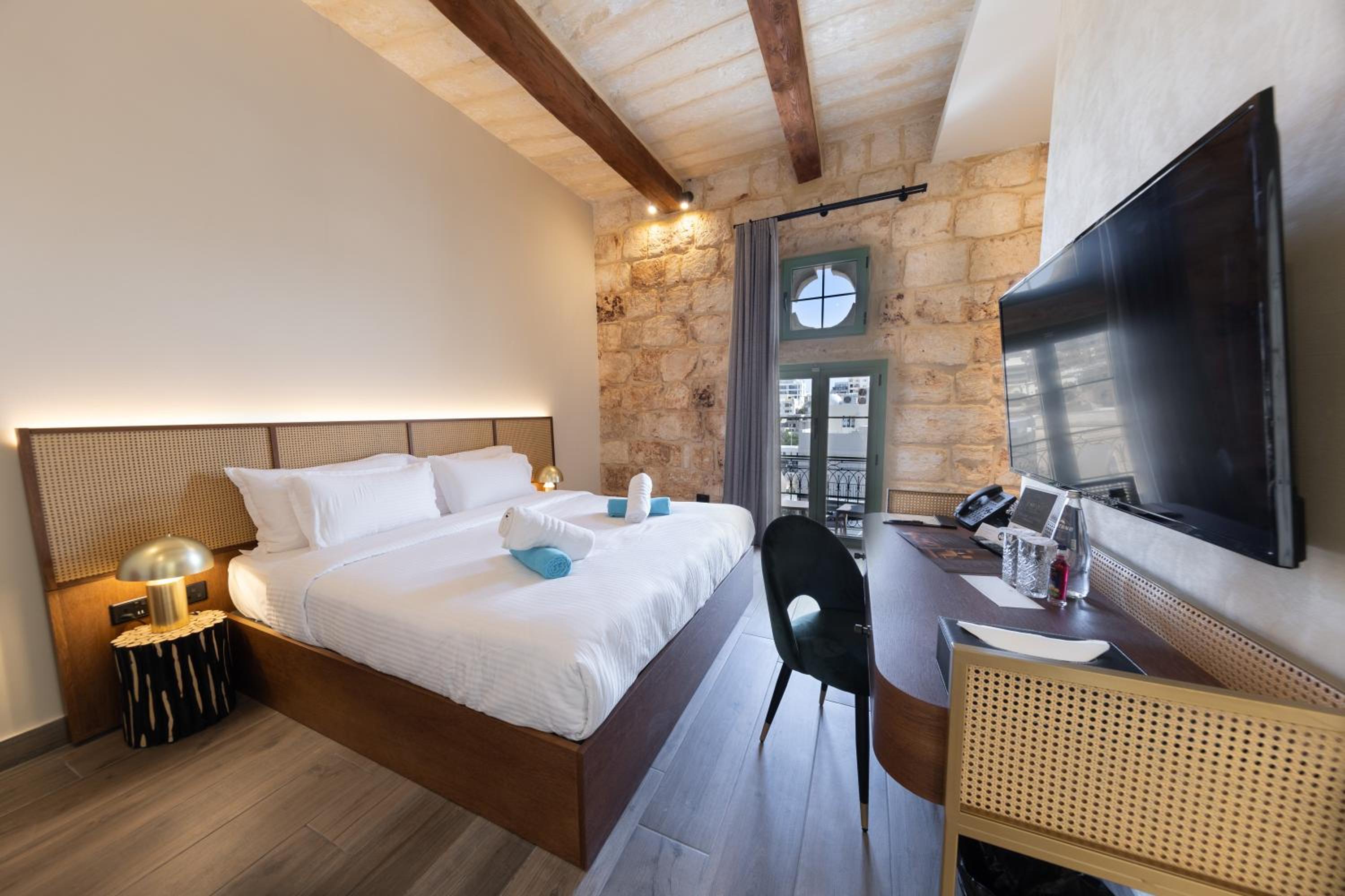 Deluxe Double Room photo 3