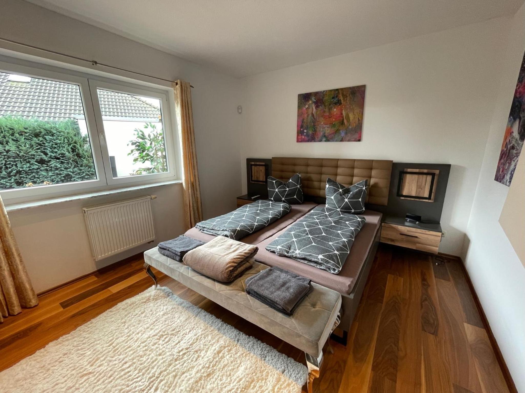 Three-Bedroom House photo 2