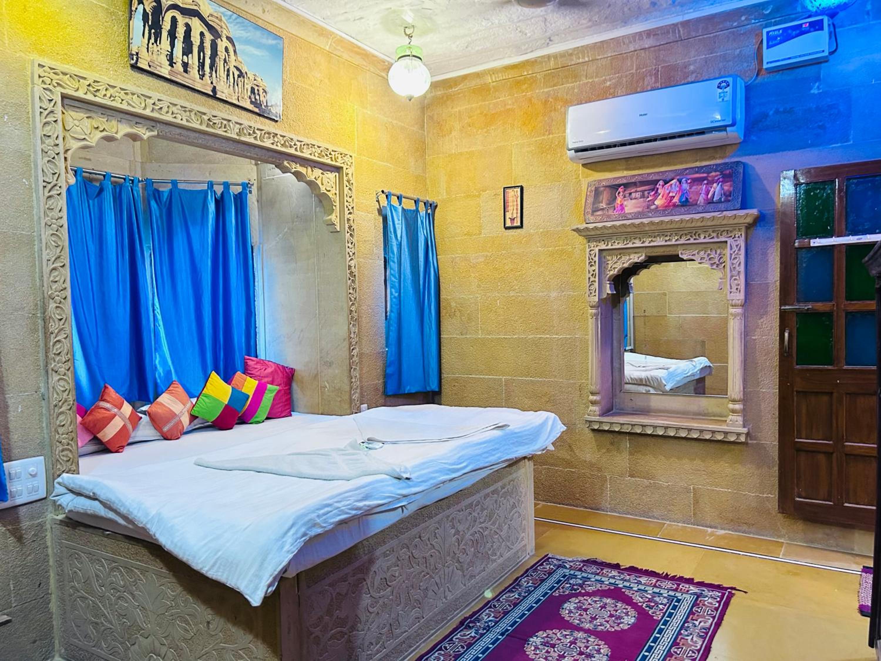 Deluxe Room - Photo 15