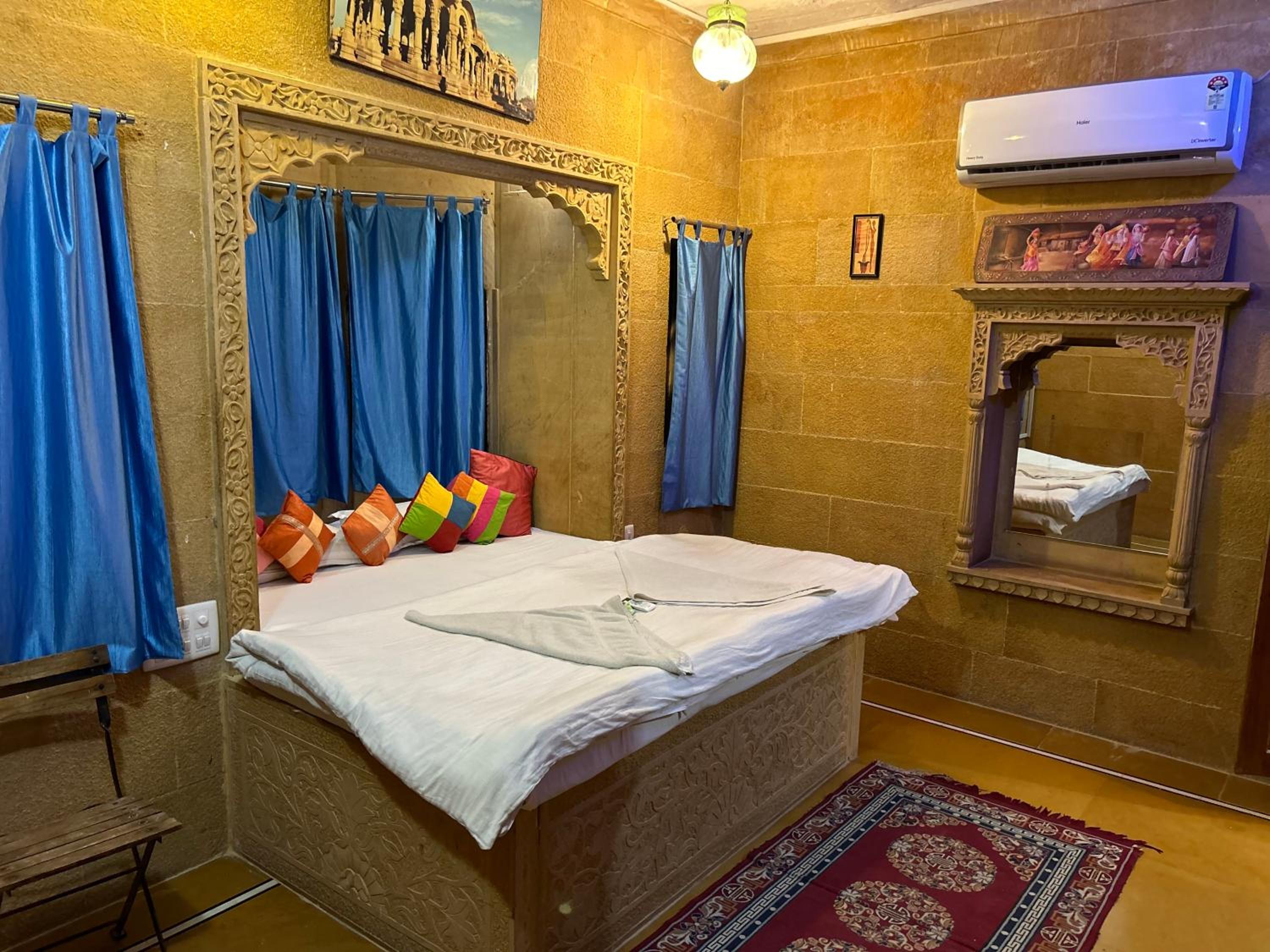 Deluxe Room - Photo 10