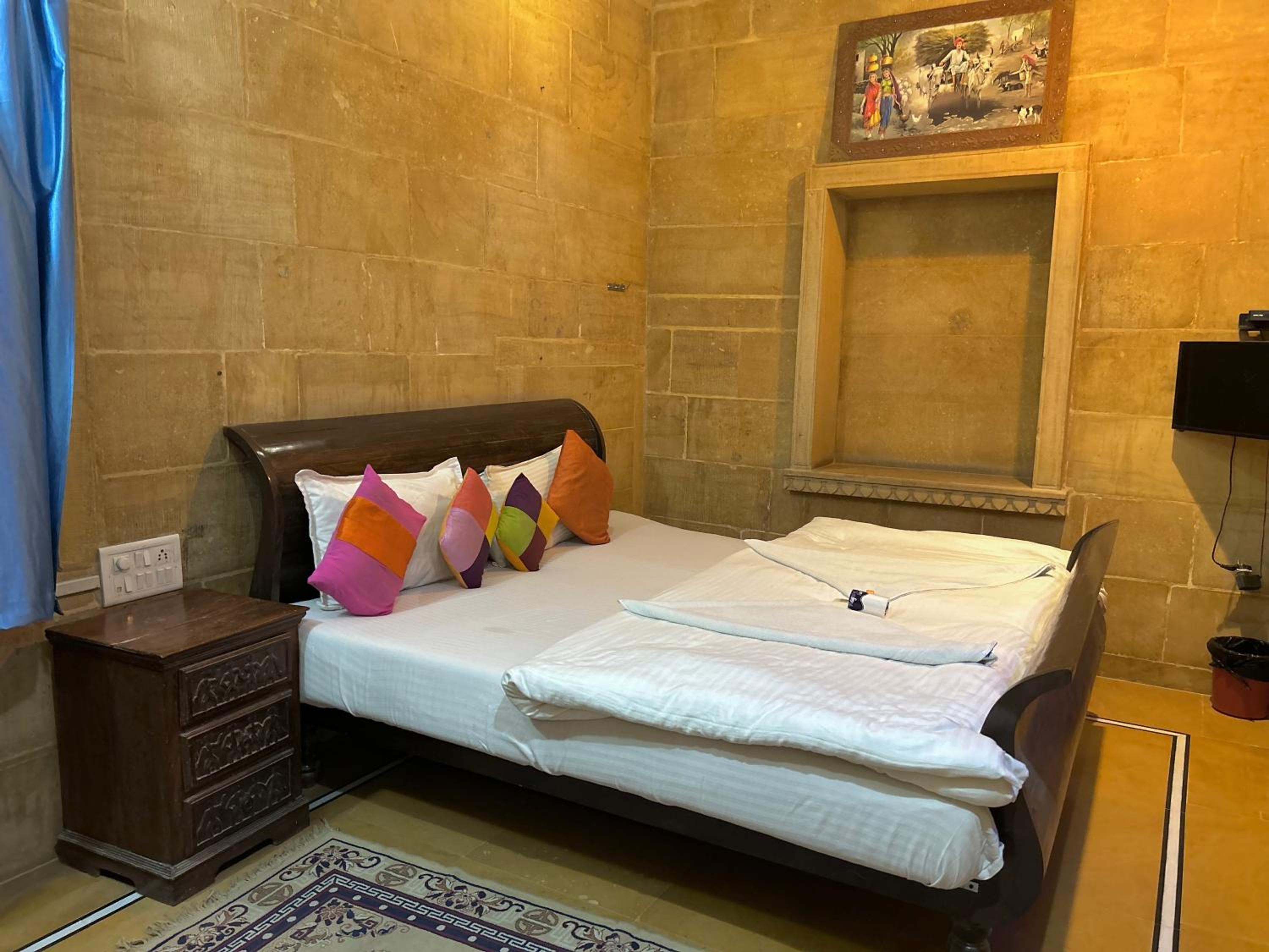 Deluxe Room - Photo 8