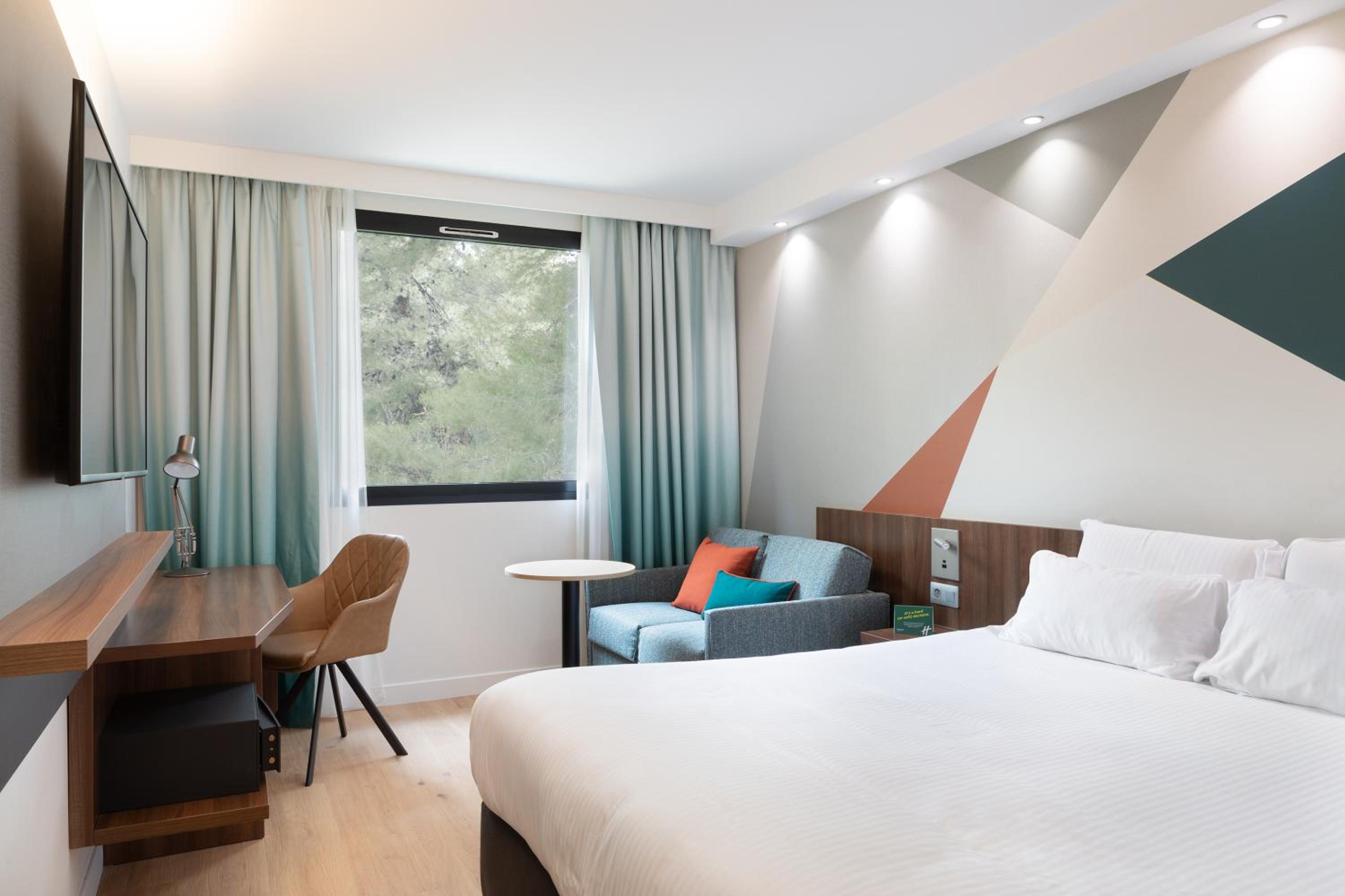 Premium King Room photo 2
