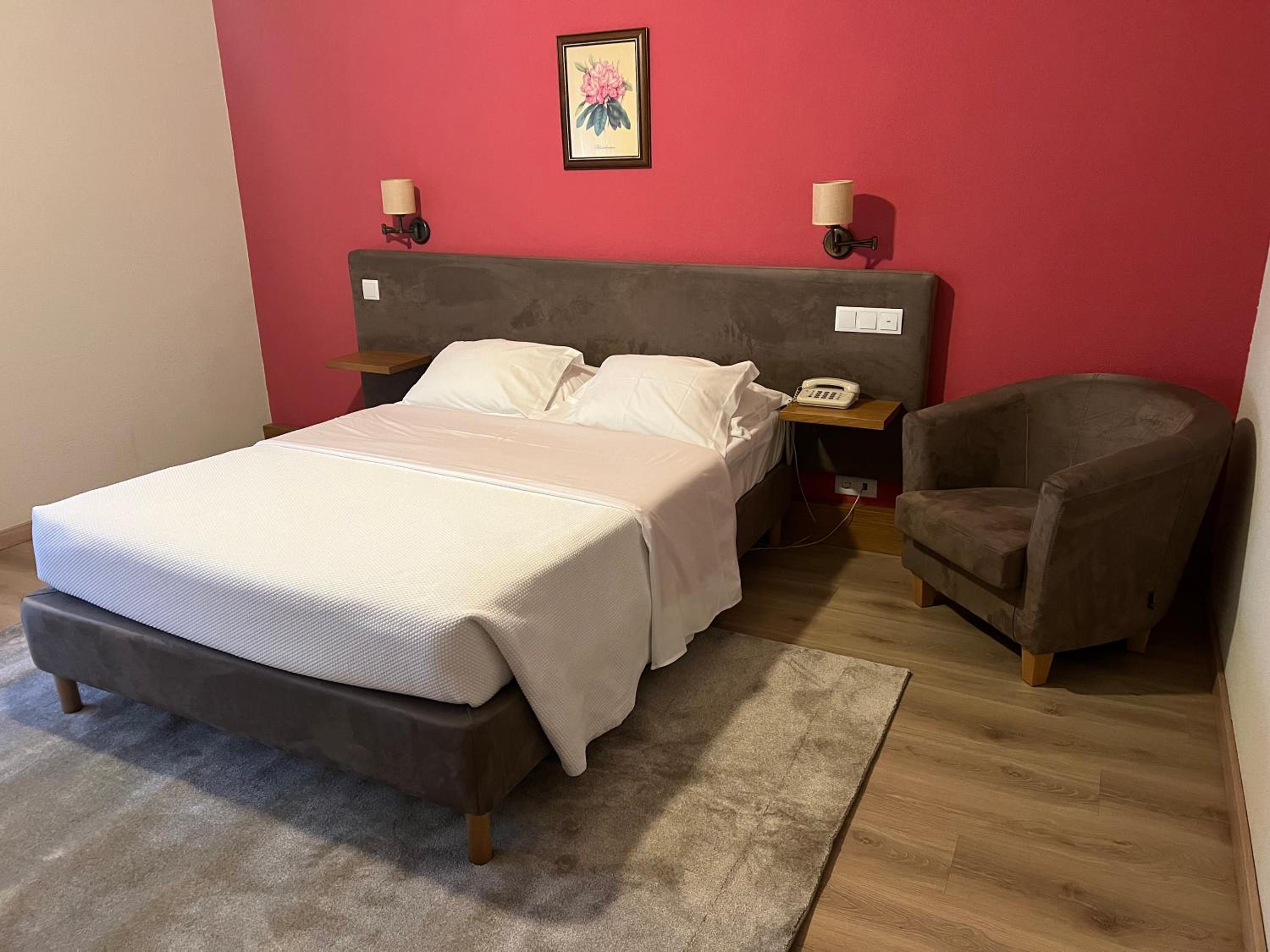 Standard Double Room - Photo 3