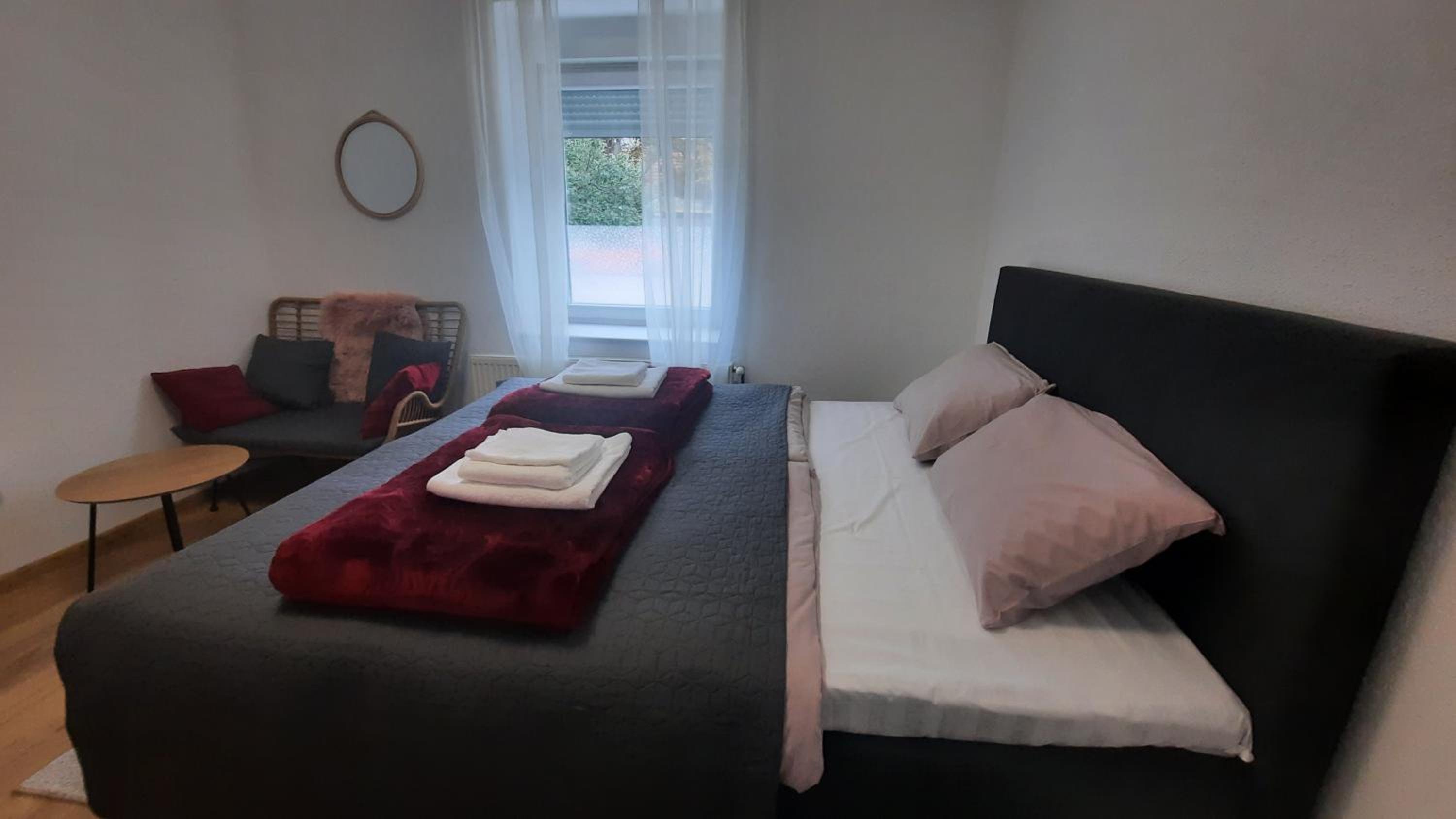 One-Bedroom Apartment photo 1