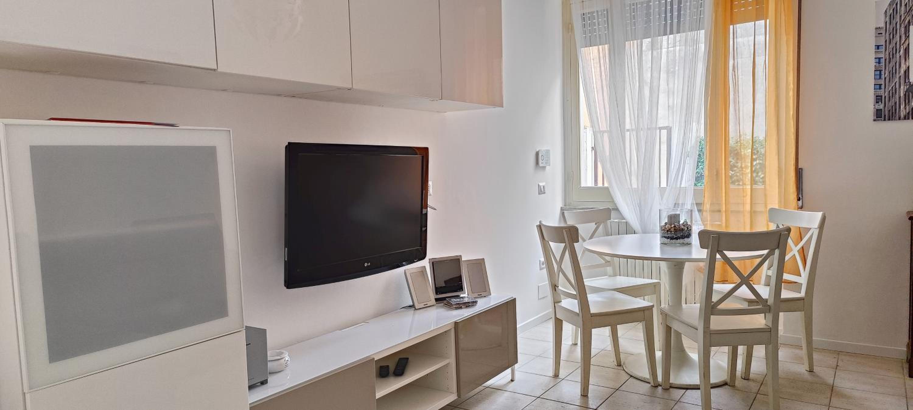 One-Bedroom House photo 1