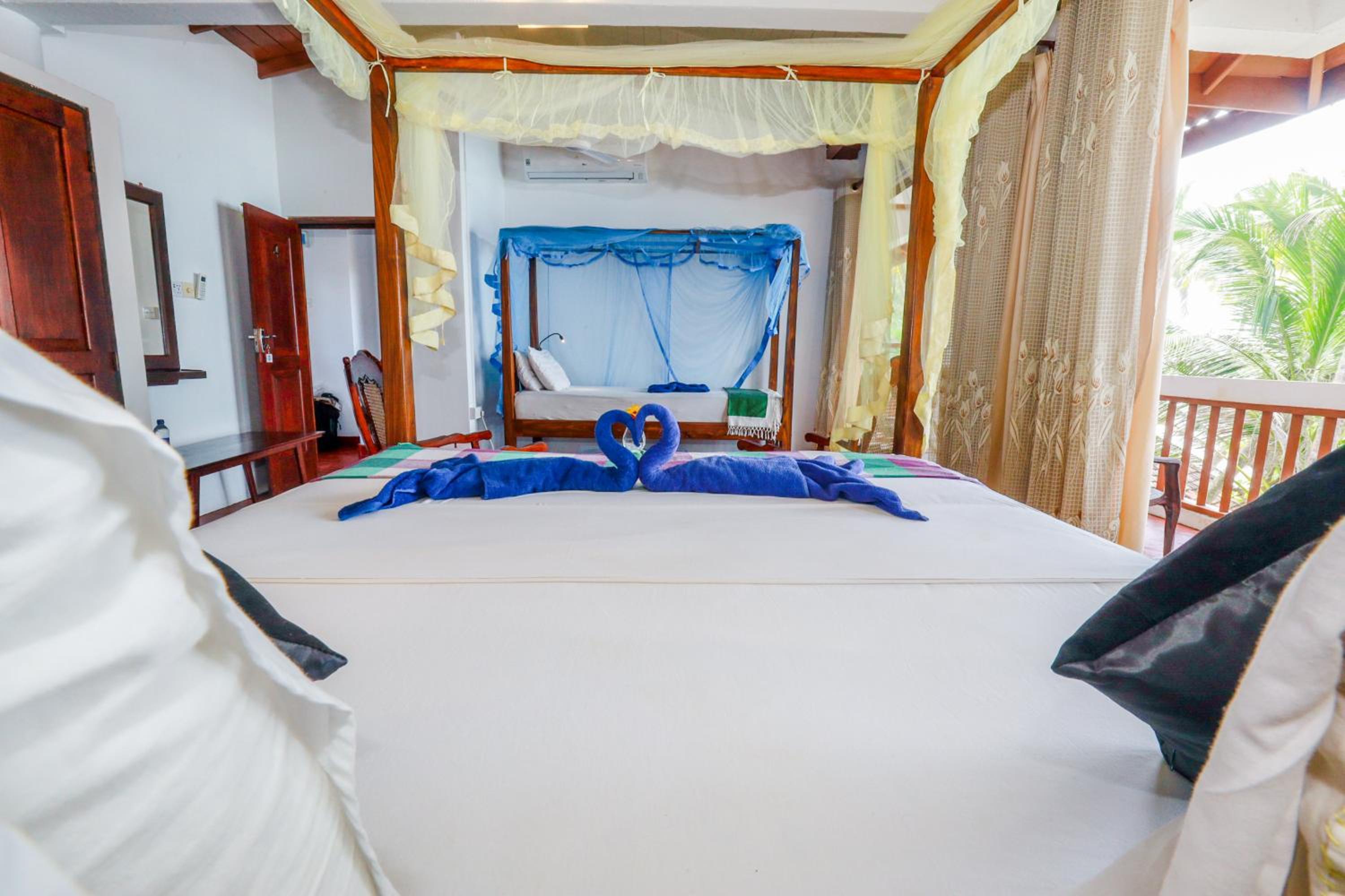 Triple Room with Sea View