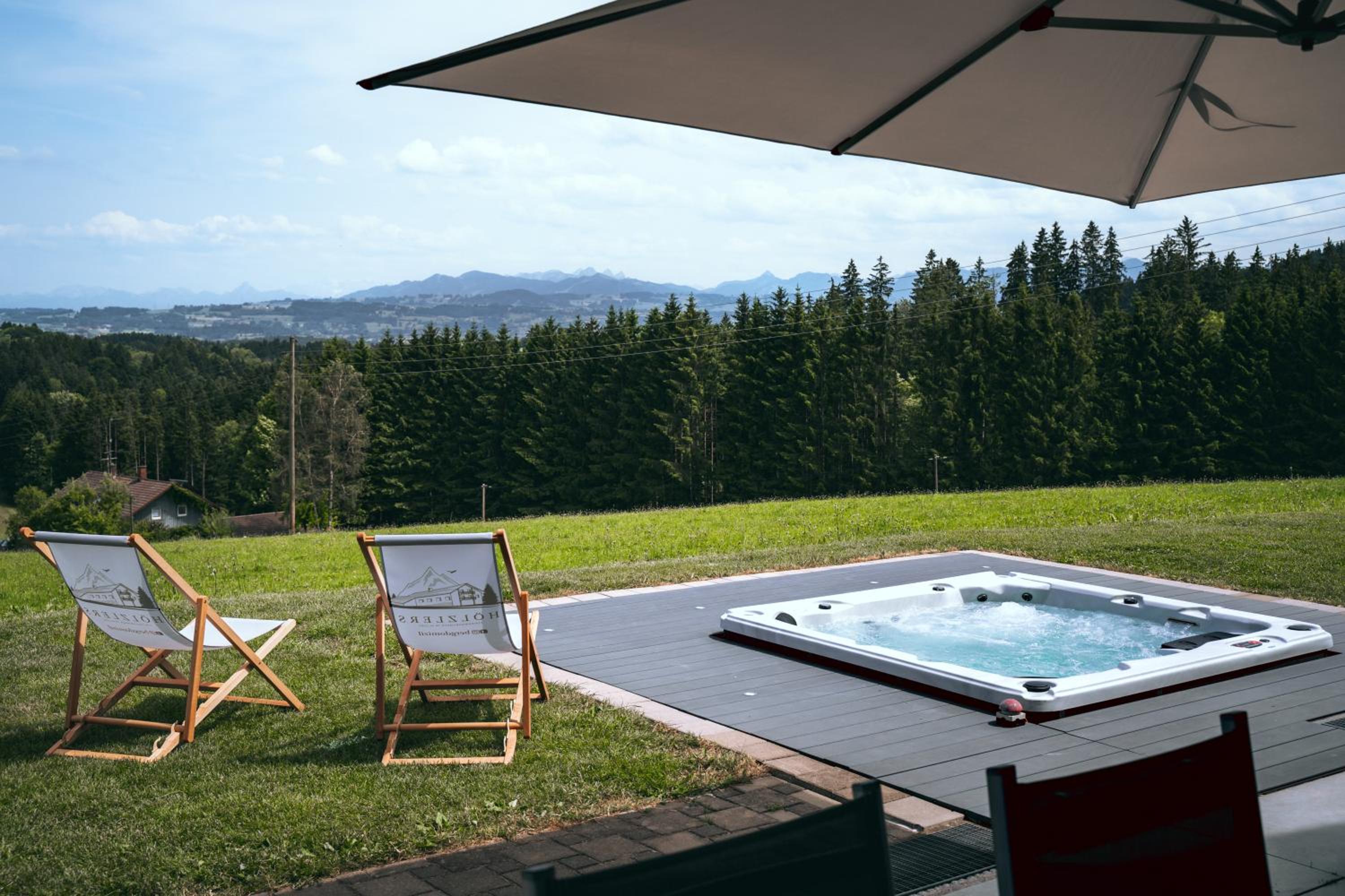 Apartment with Mountain View - Photo 11
