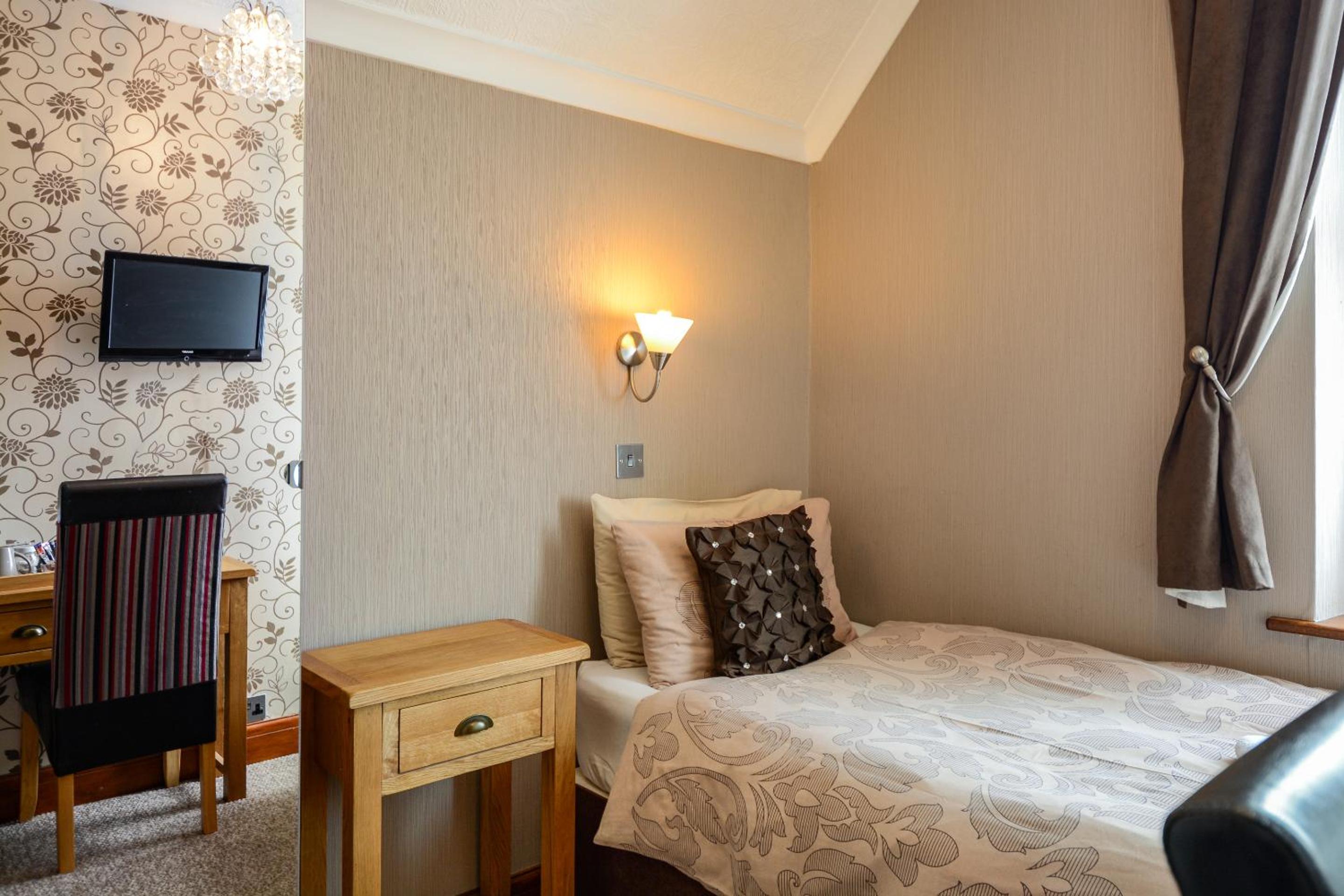 Standard Single Room with Shared Bathroom photo 1
