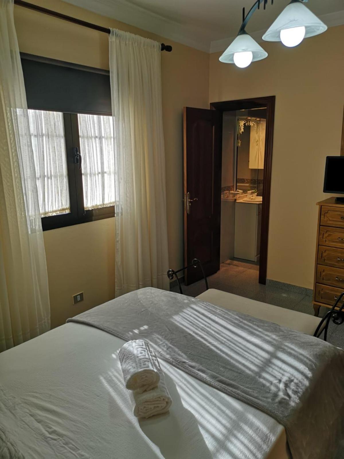 Double Room with Private Bathroom photo 2