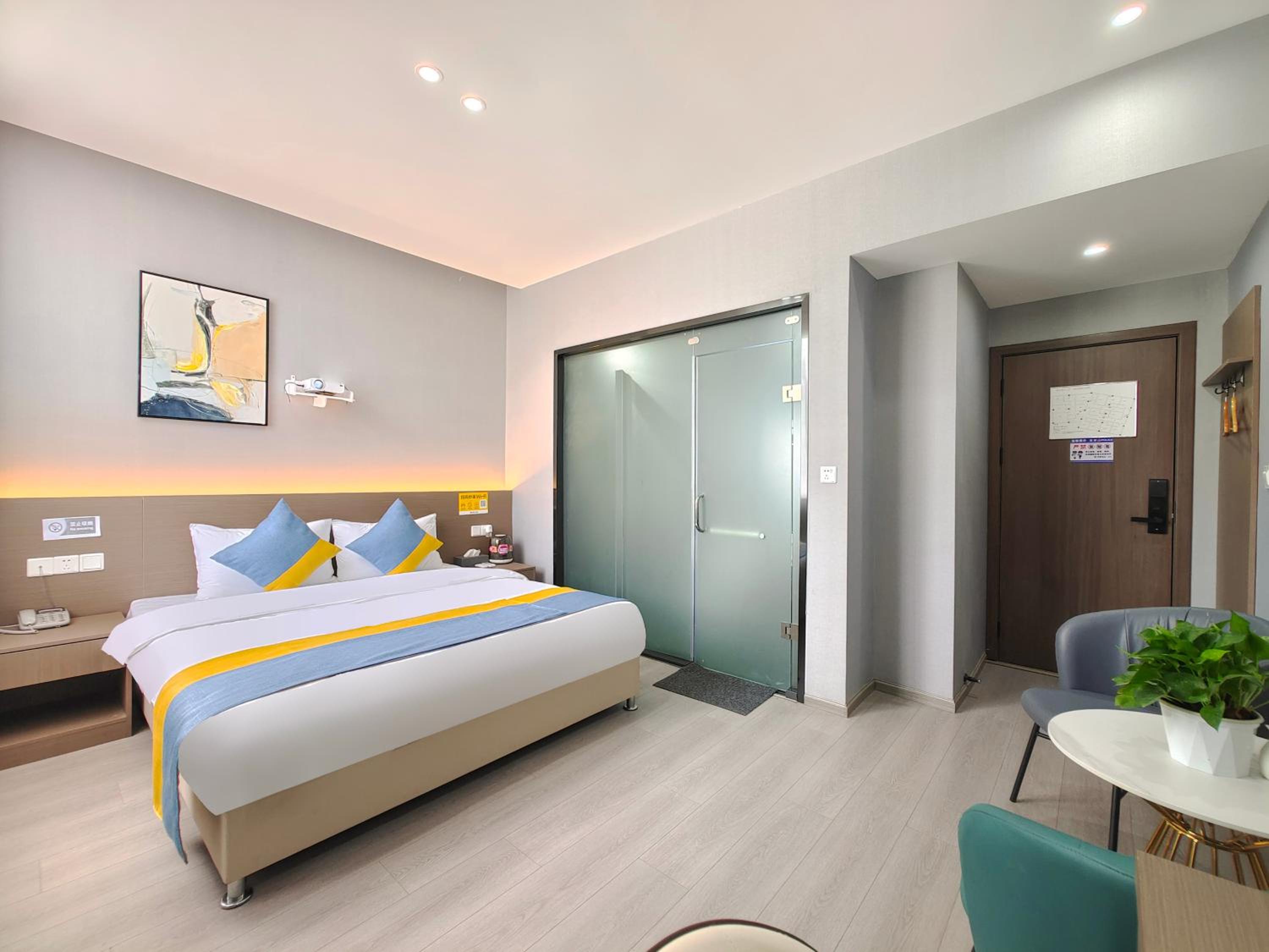 Deluxe Queen Room photo 3