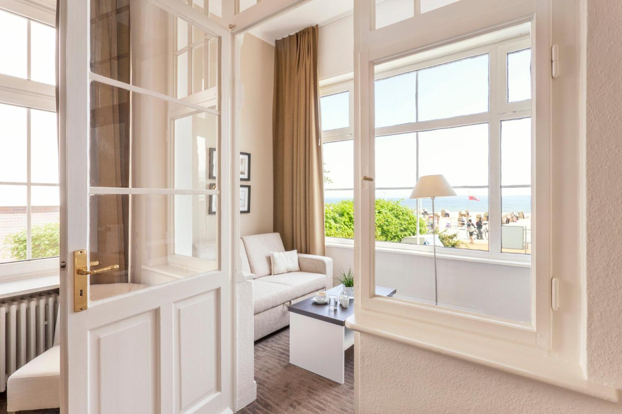 Deluxe Double Room with Sea View - Photo 2