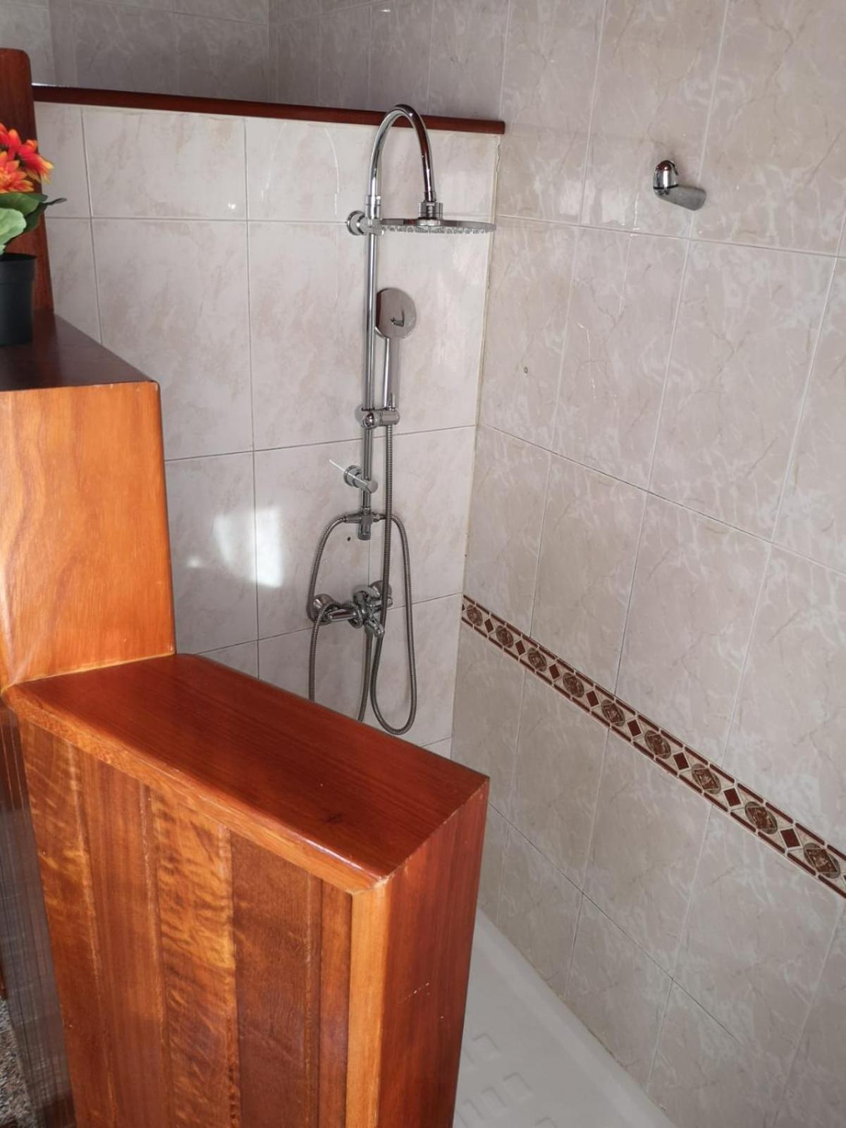 Double Room with Shared Bathroom photo 2