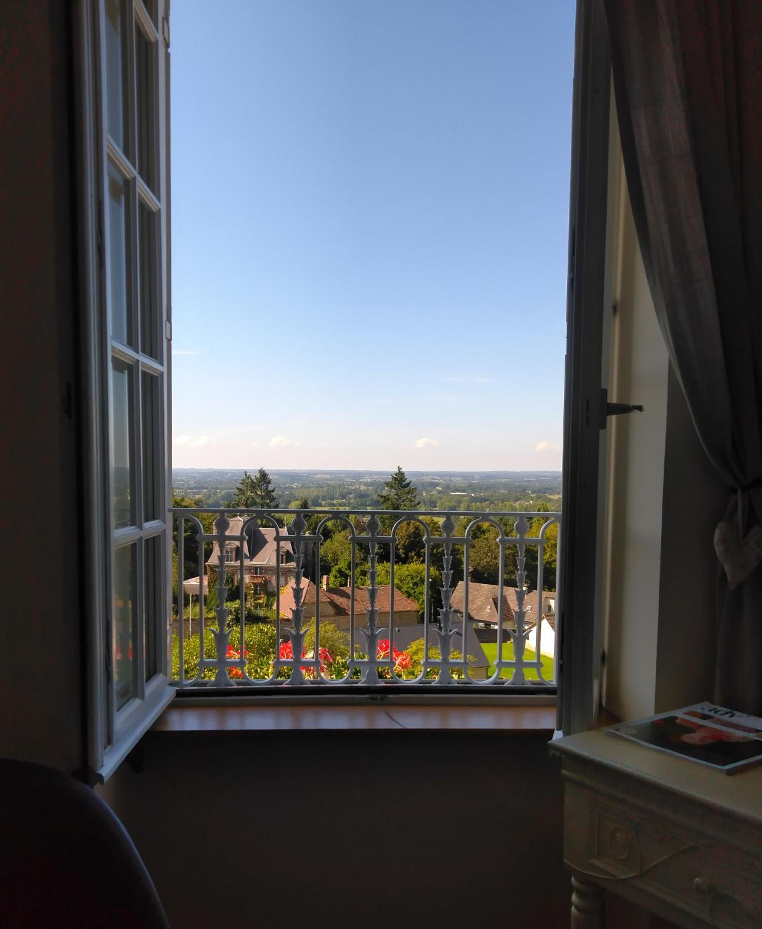 Deluxe Double Room with Bath photo 3