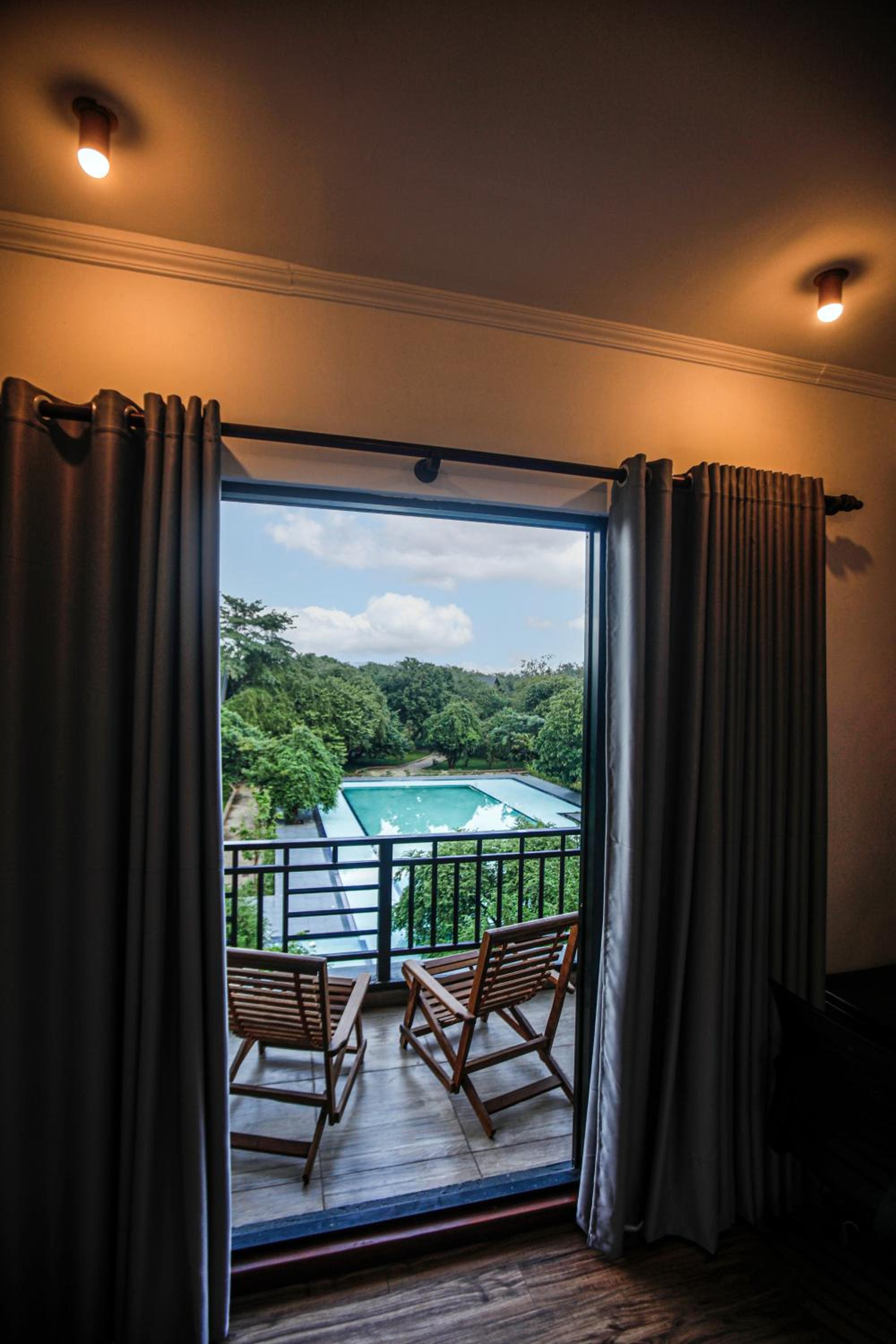 Deluxe Double or Twin Room with Balcony photo 3