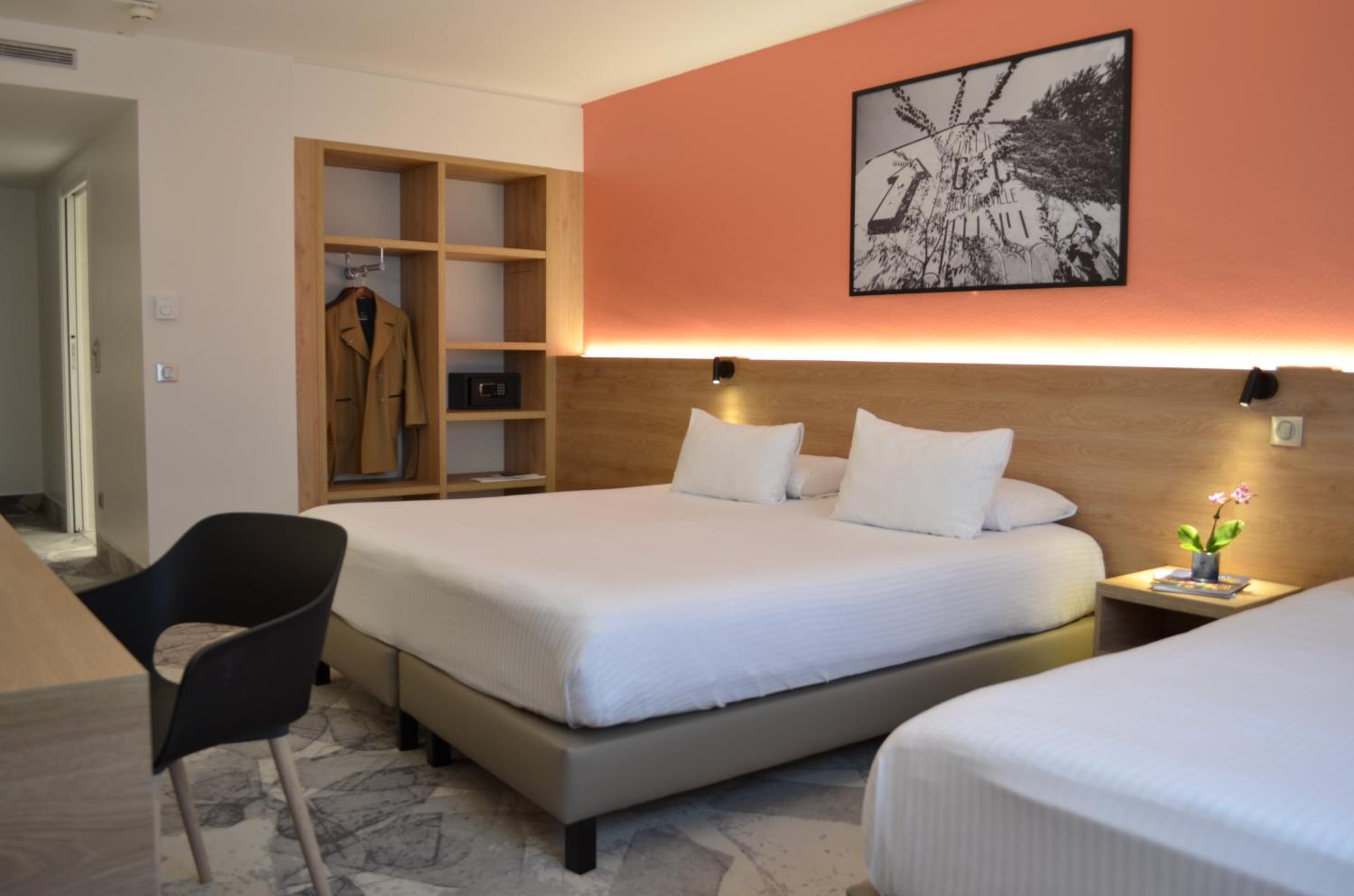 Triple Room (3 Adults) - Photo 2