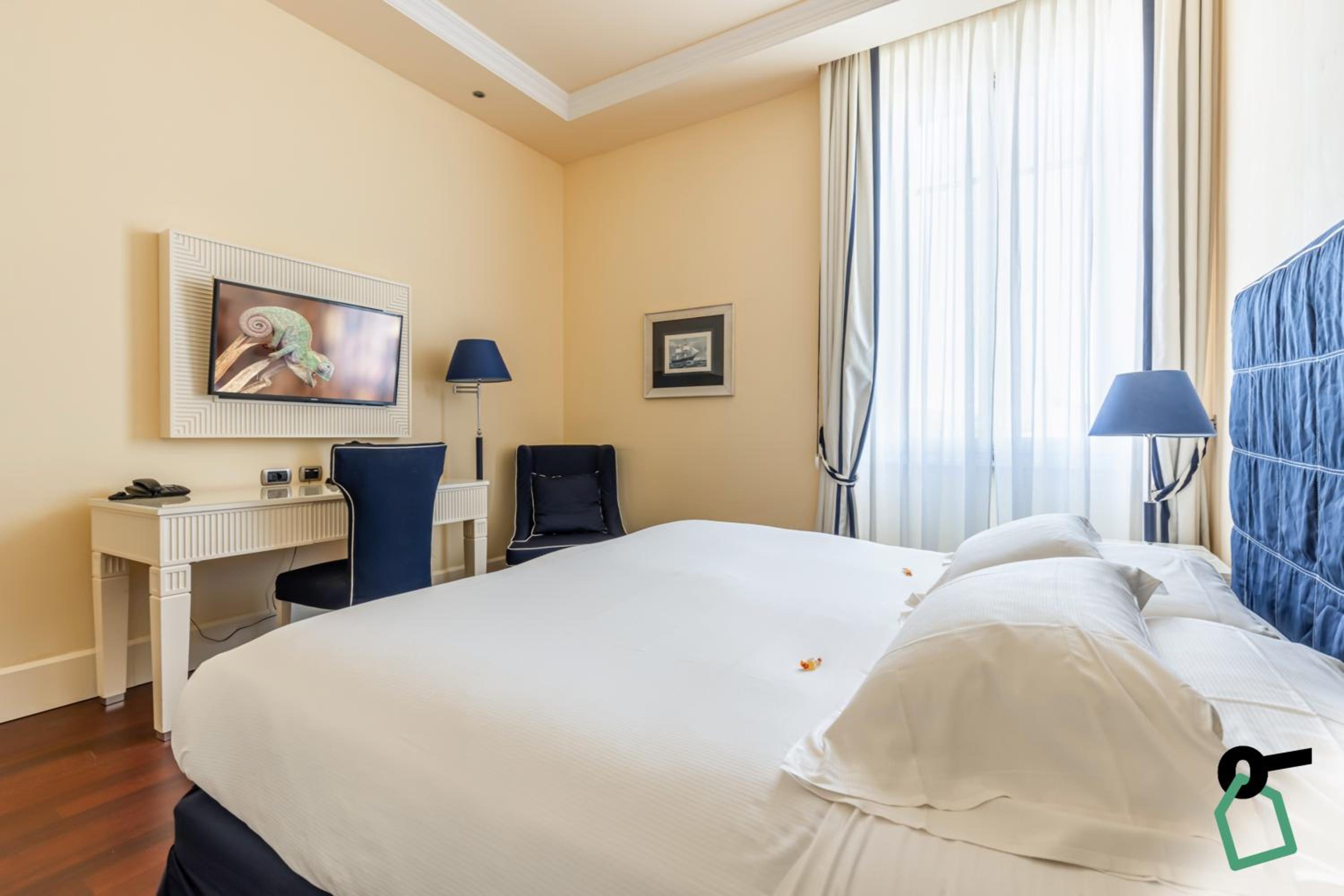 Standard Double Room - Photo 6
