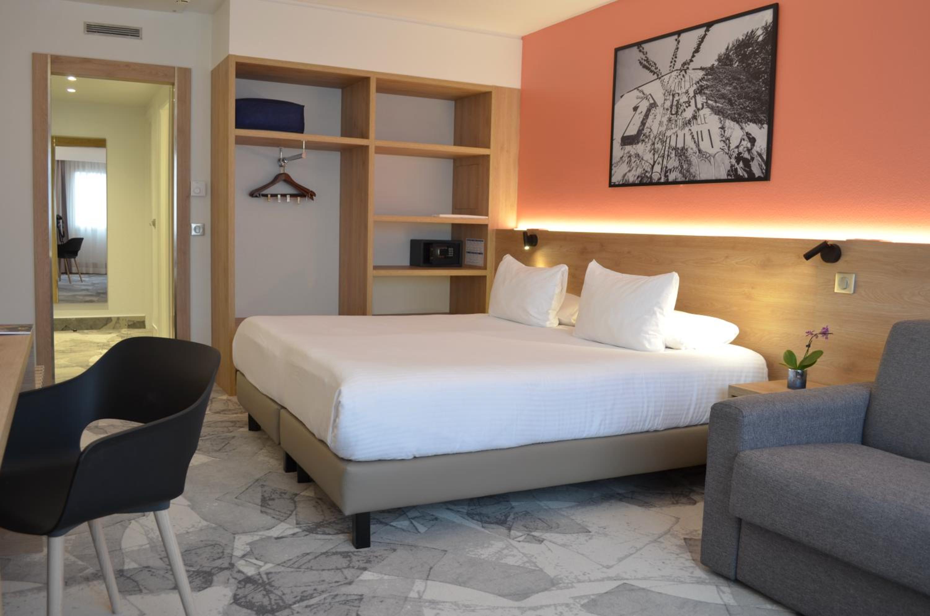 Executive Room - Photo 6