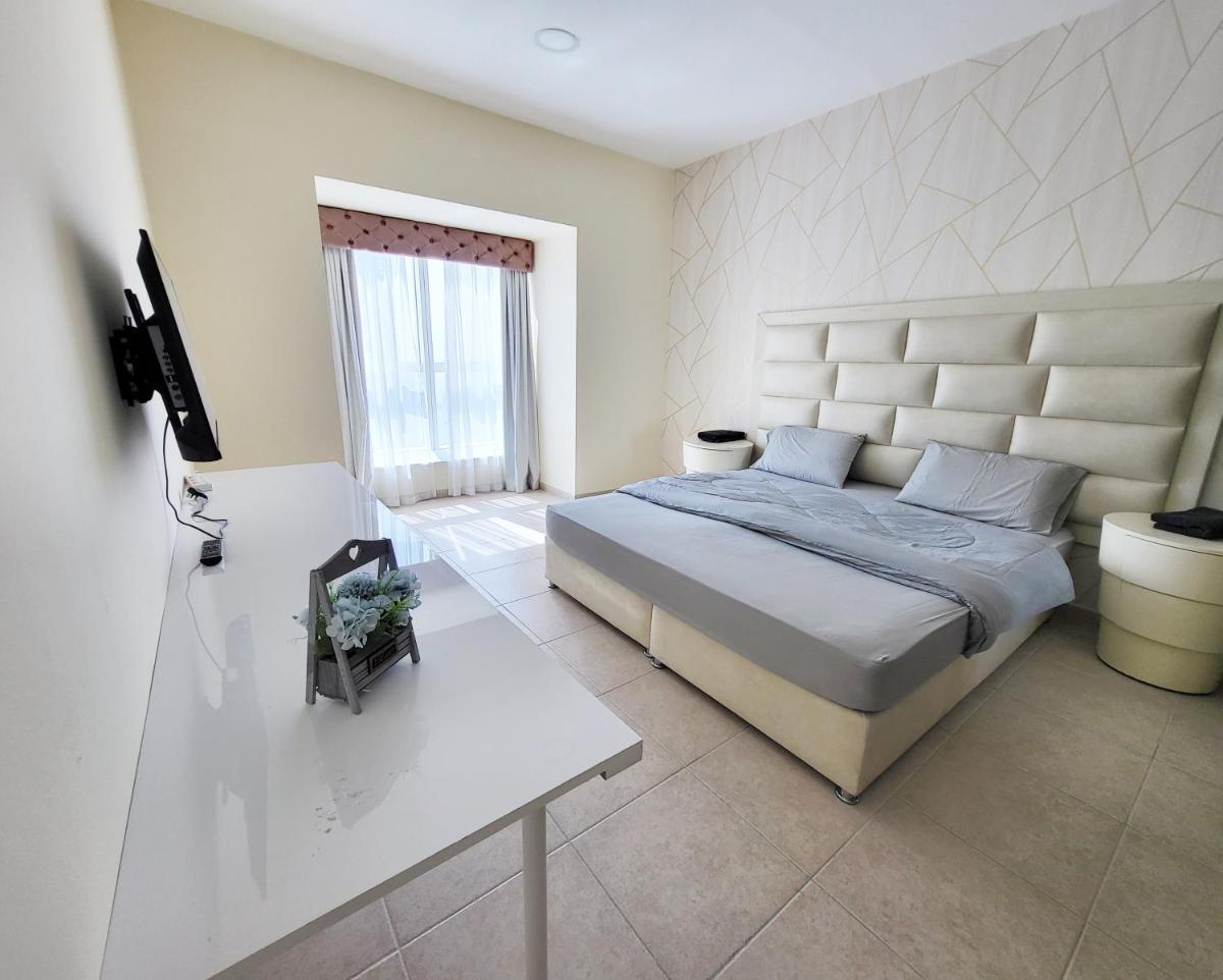 Deluxe Double Room with Side Sea View photo 1