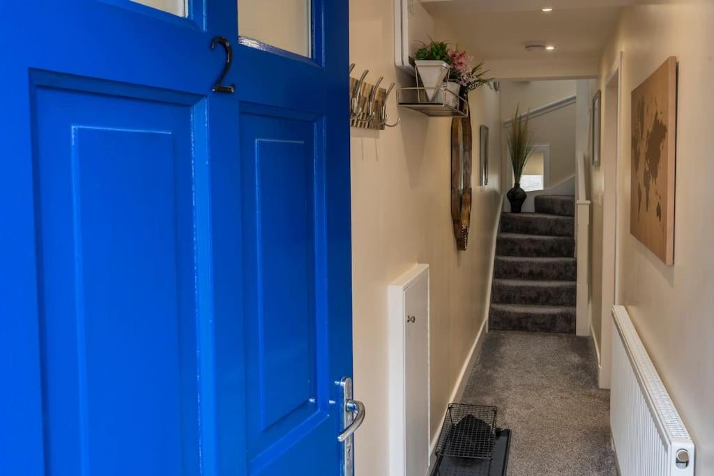 Three-Bedroom House photo 3