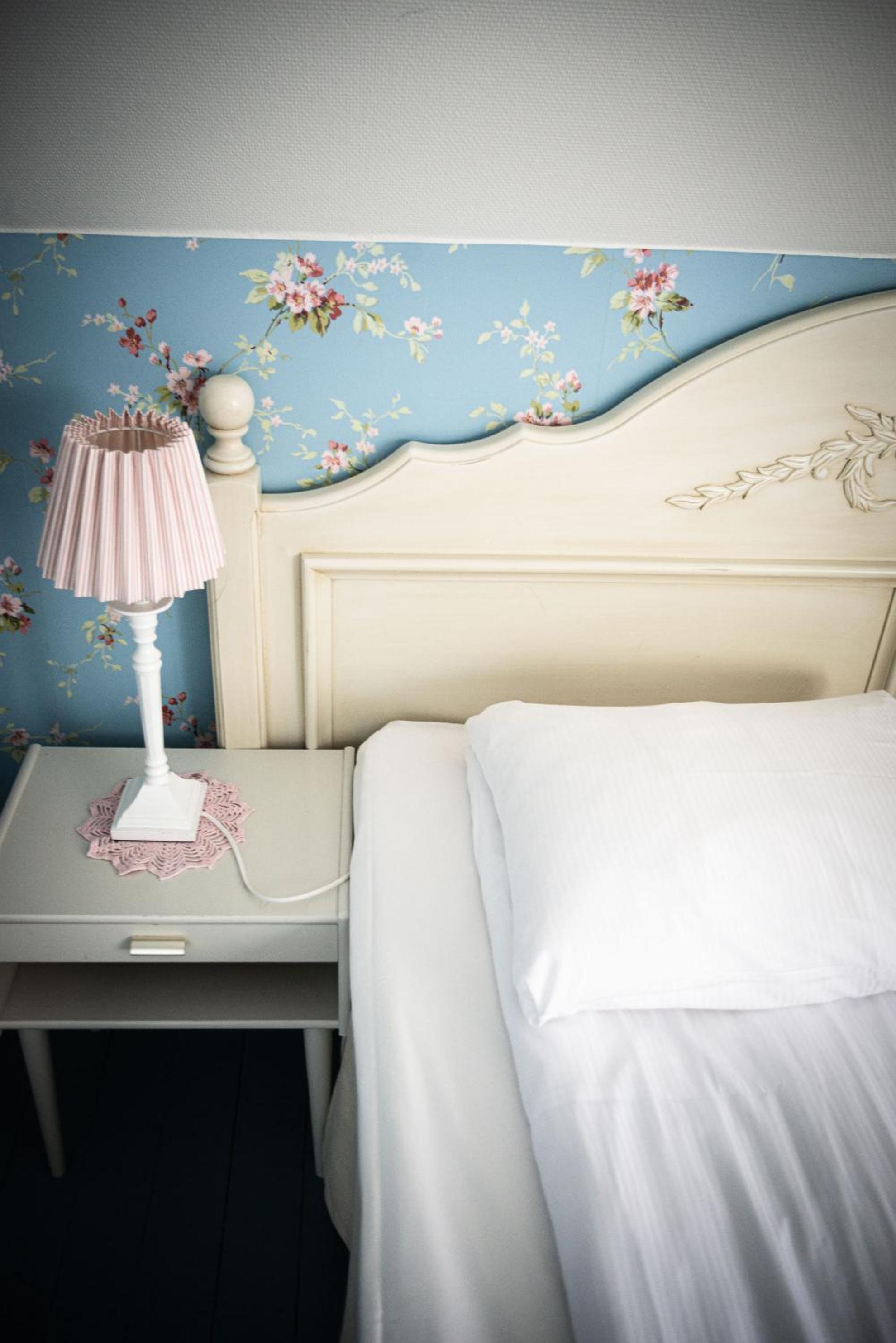Standard Double or Twin Room - Photo 3