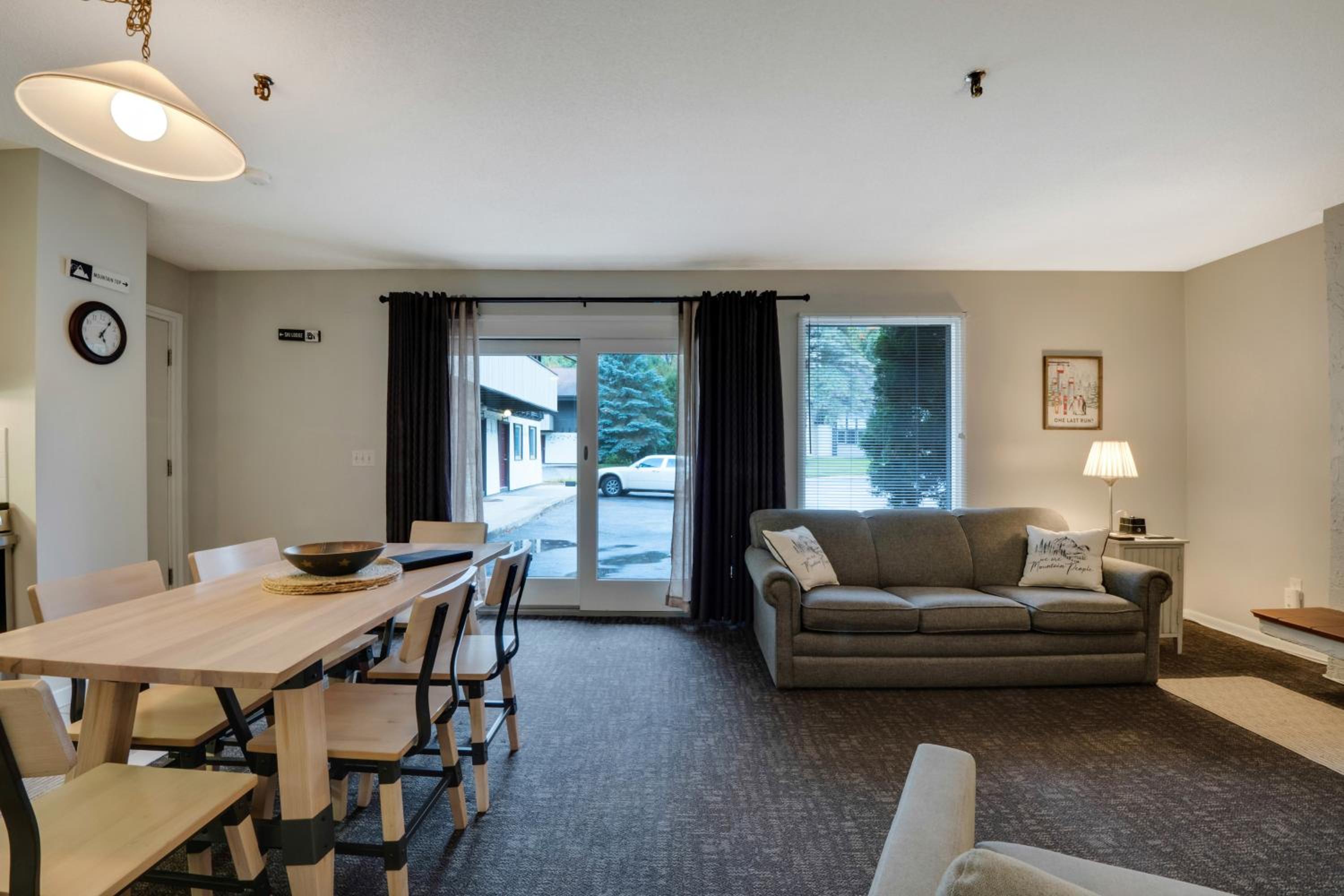 Apartment photo 2