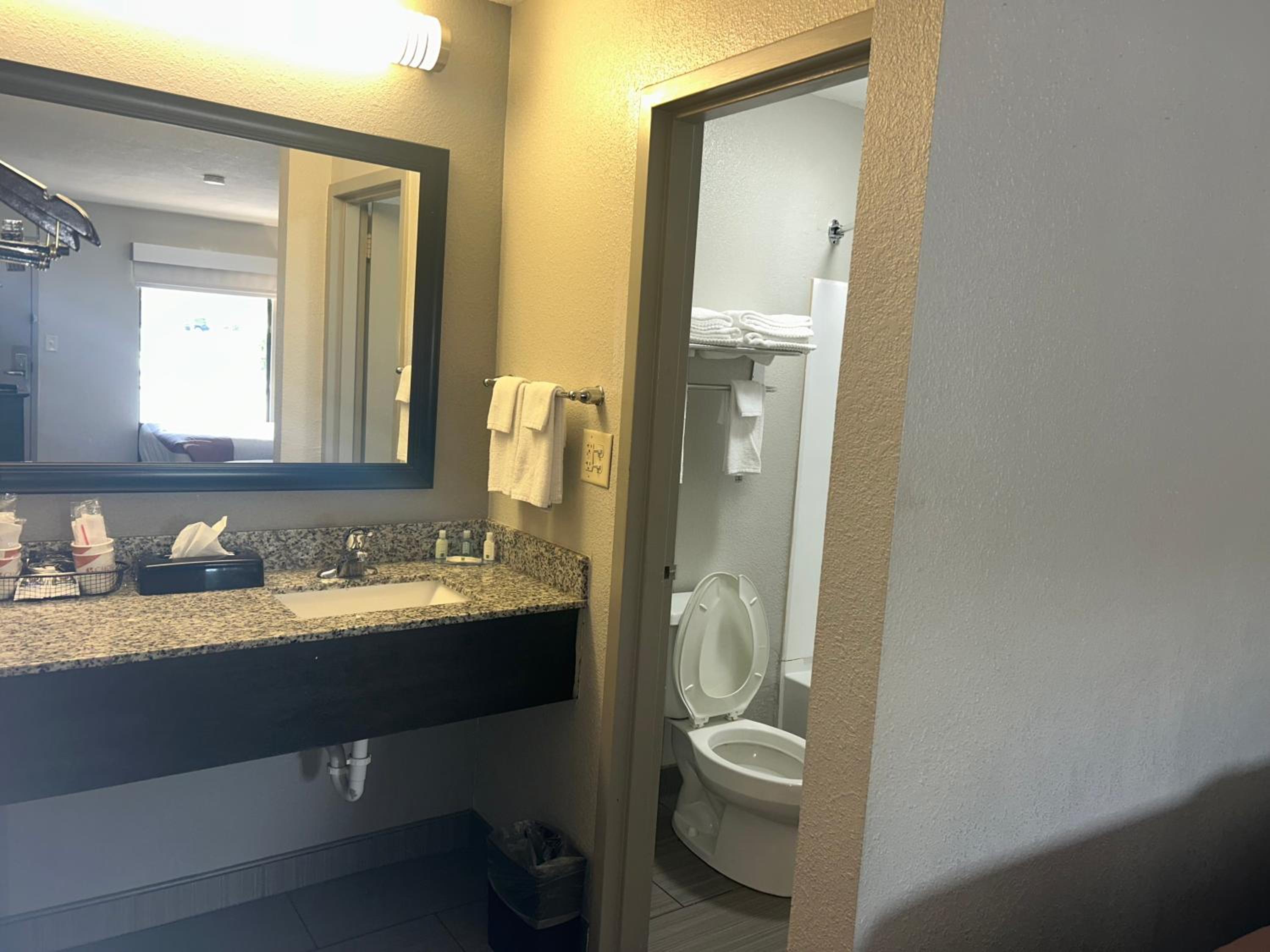 Room with Two Double Beds - Non-Smoking - Photo 6