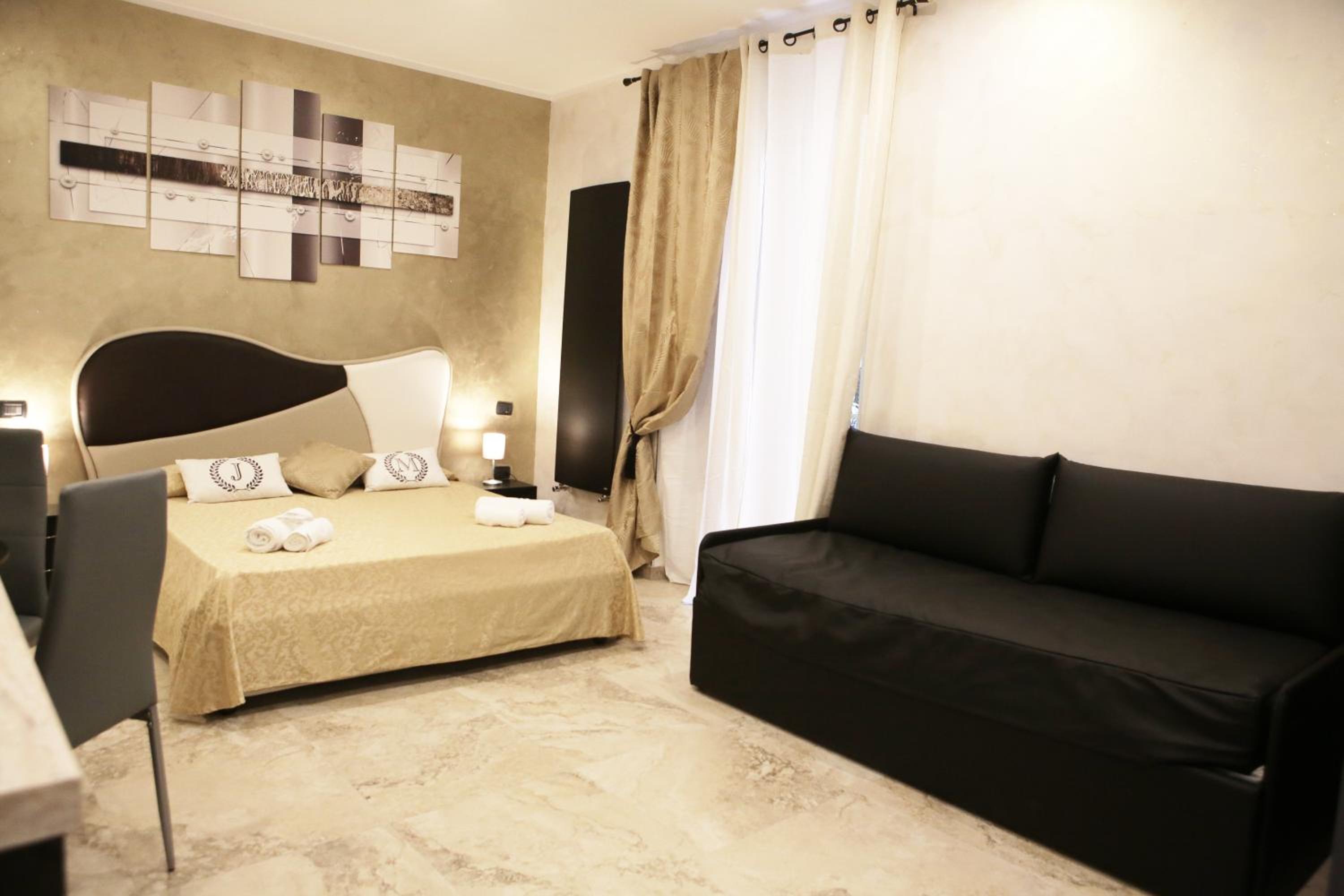 Quadruple Room with Private Bathroom photo 2