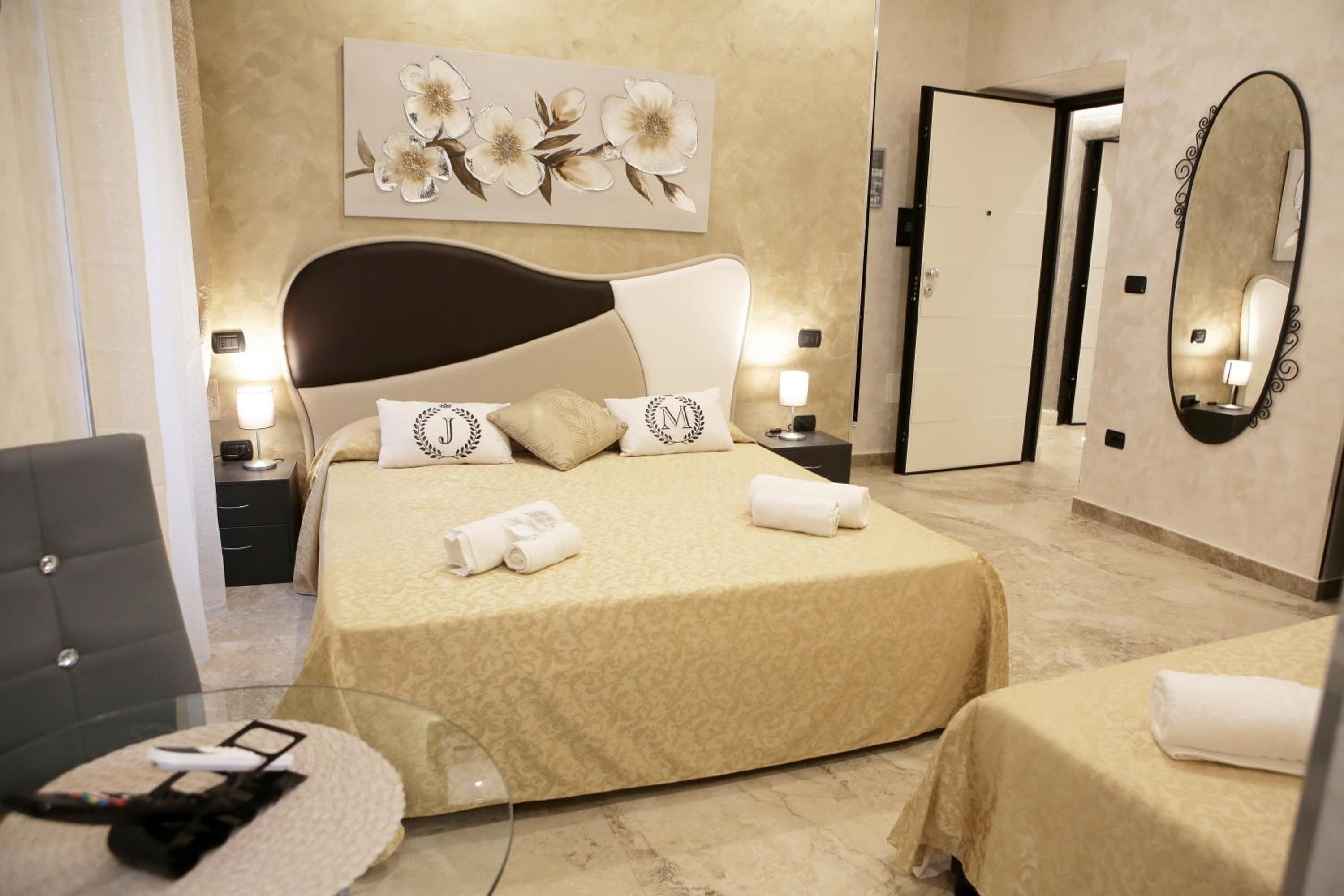 Triple Room with Private Bathroom photo 3