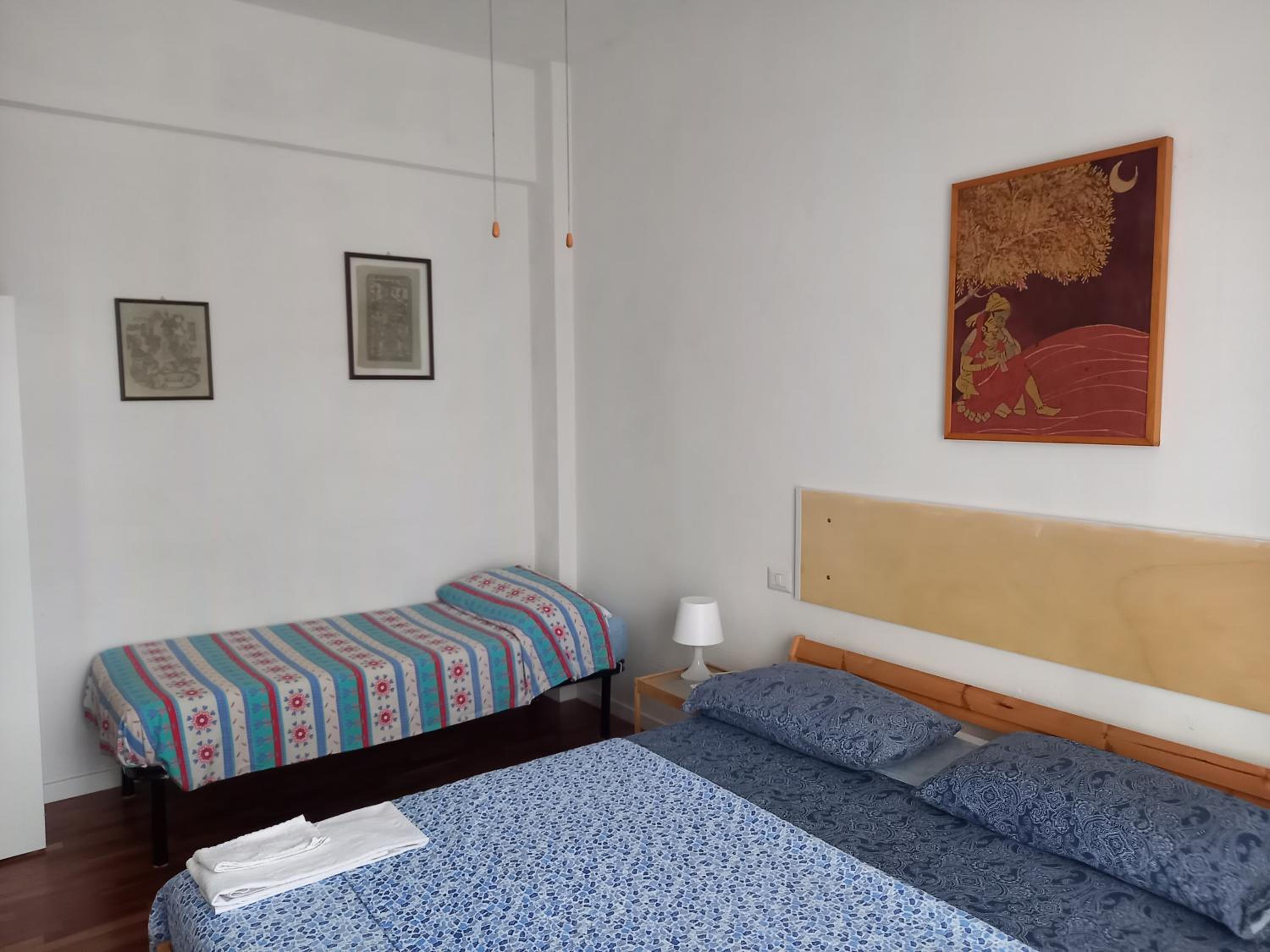 Double Room with Private Bathroom - Photo 7