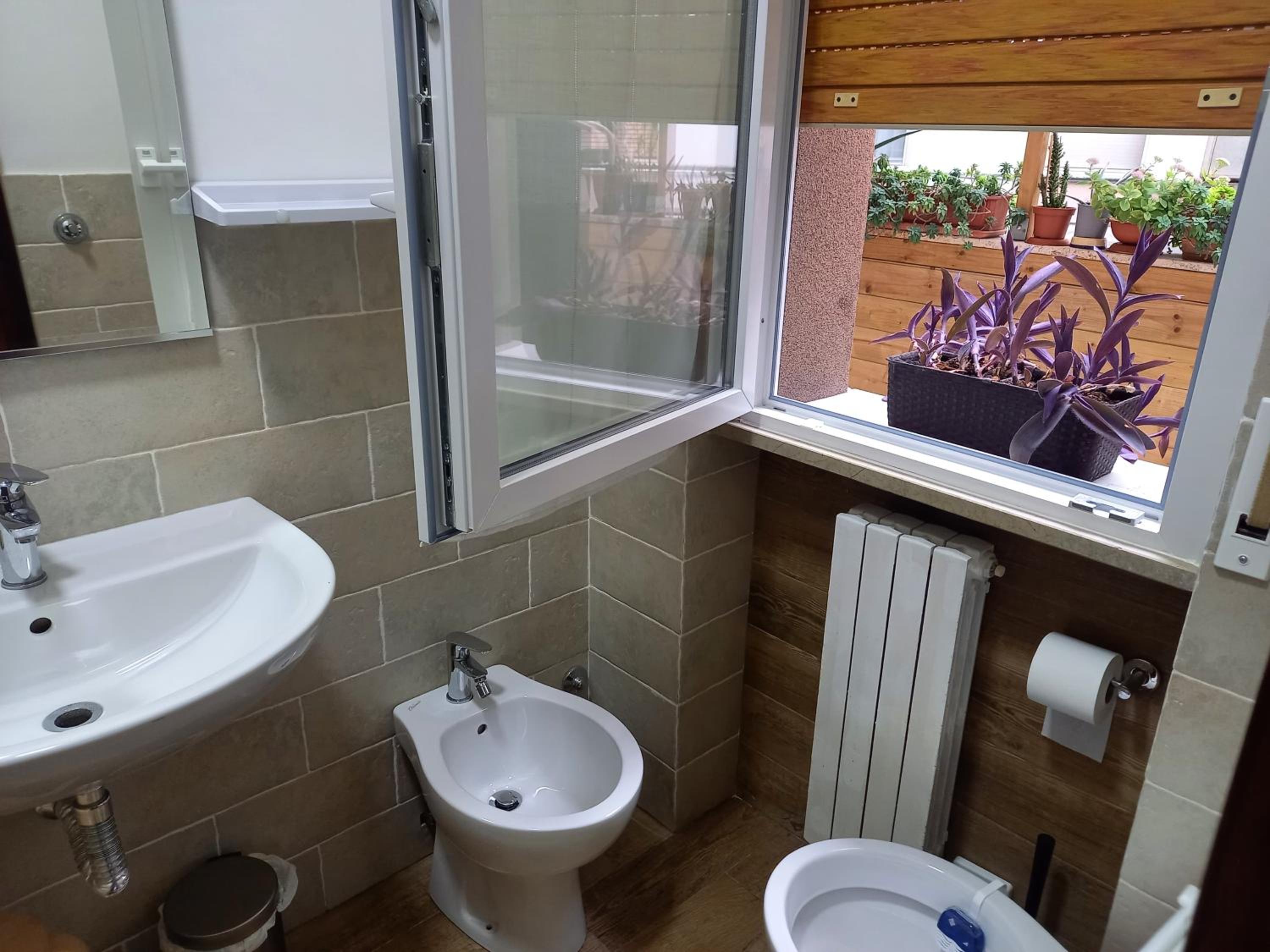 Triple Room with Private Bathroom - Photo 4