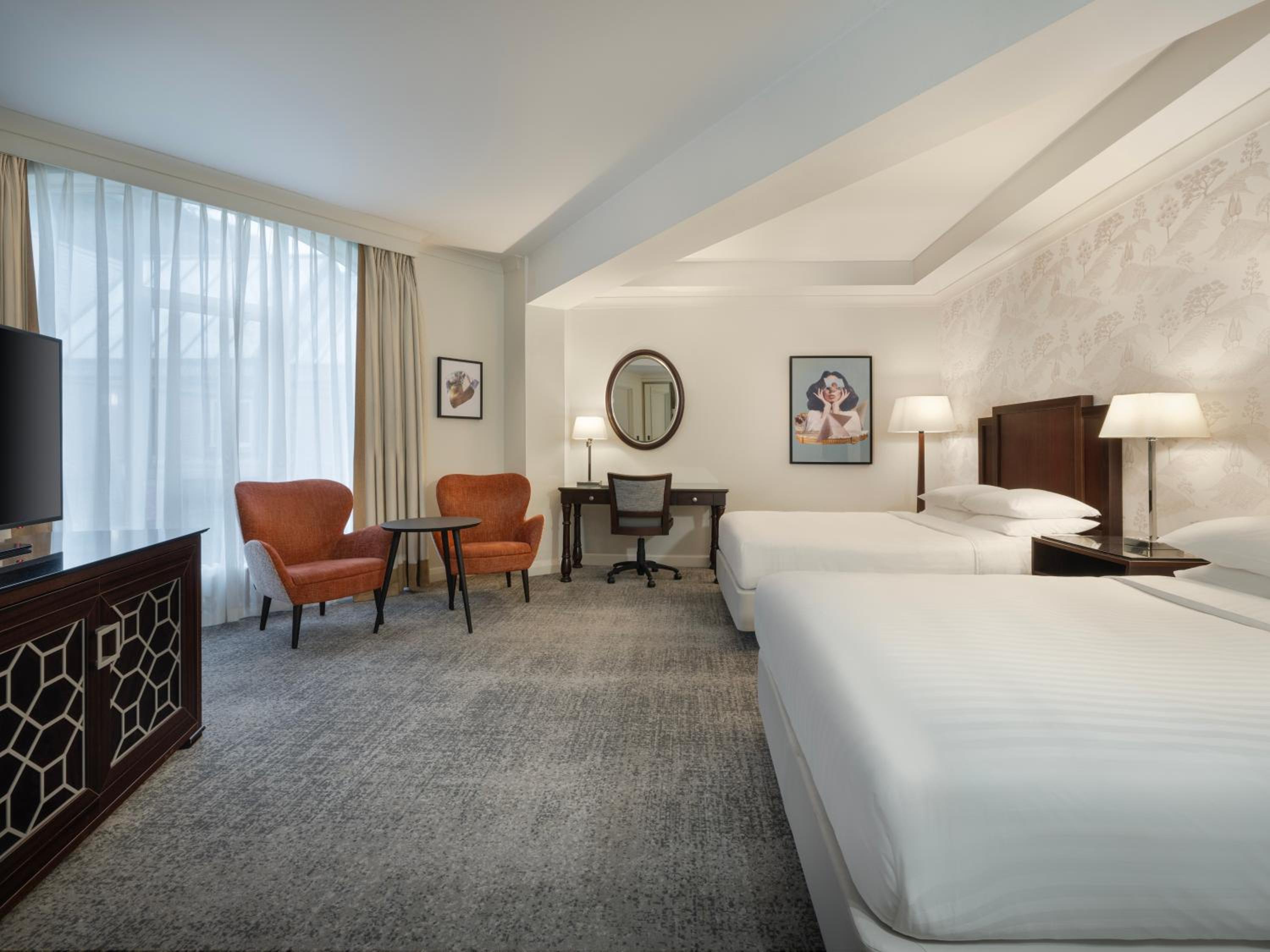 Deluxe Double Room with Two Double Beds - Photo 9